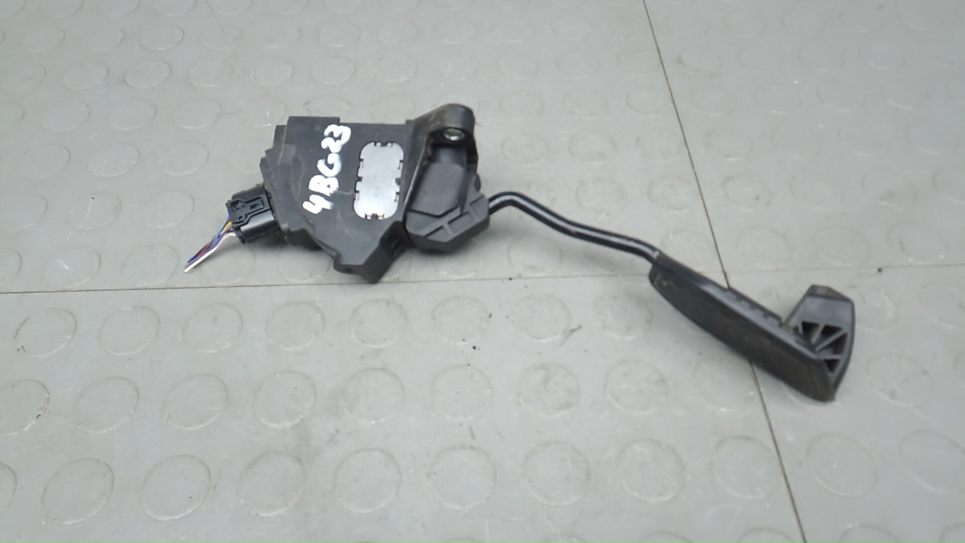 Педаль газа Toyota Auris E180