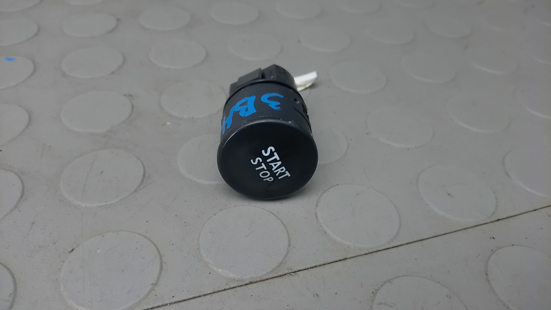 Кнопка запуска двигателя Renault Megane 3