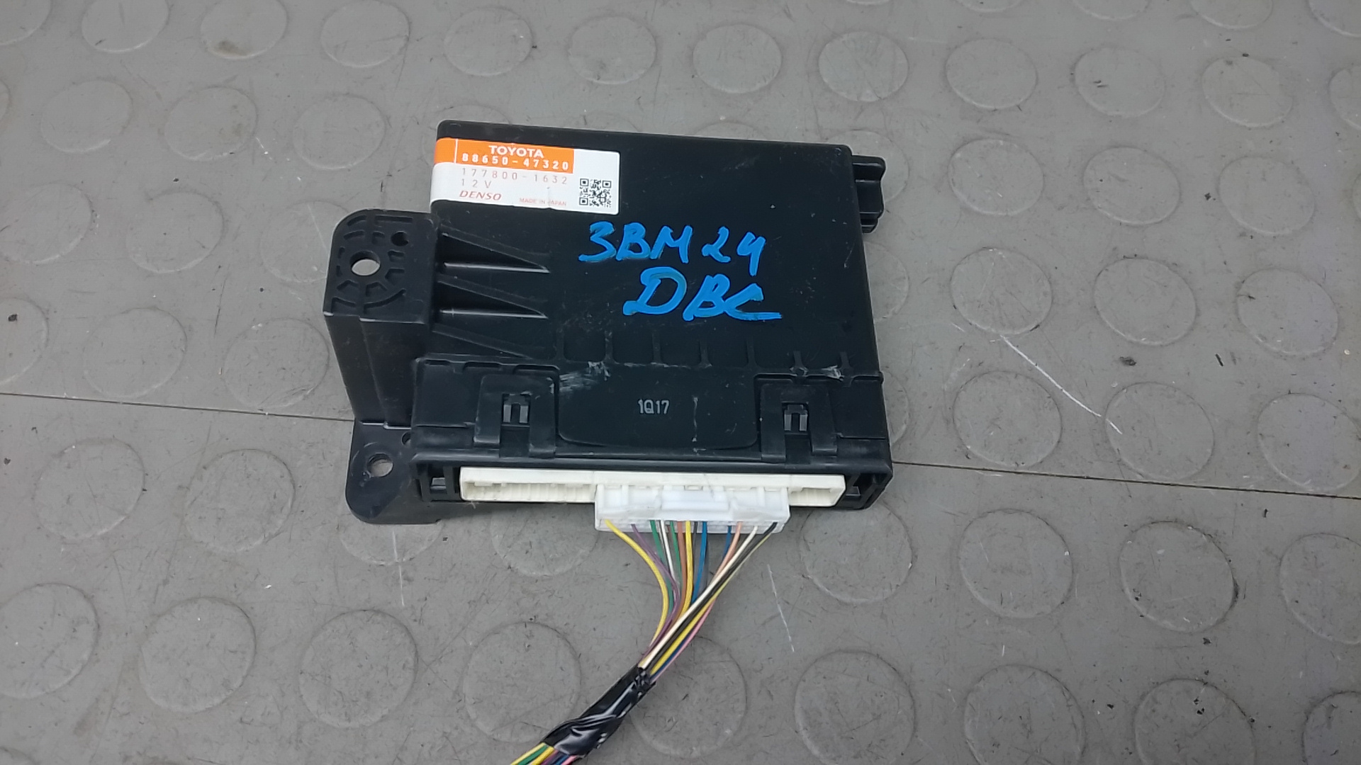 Блок управления двс Toyota Prius
