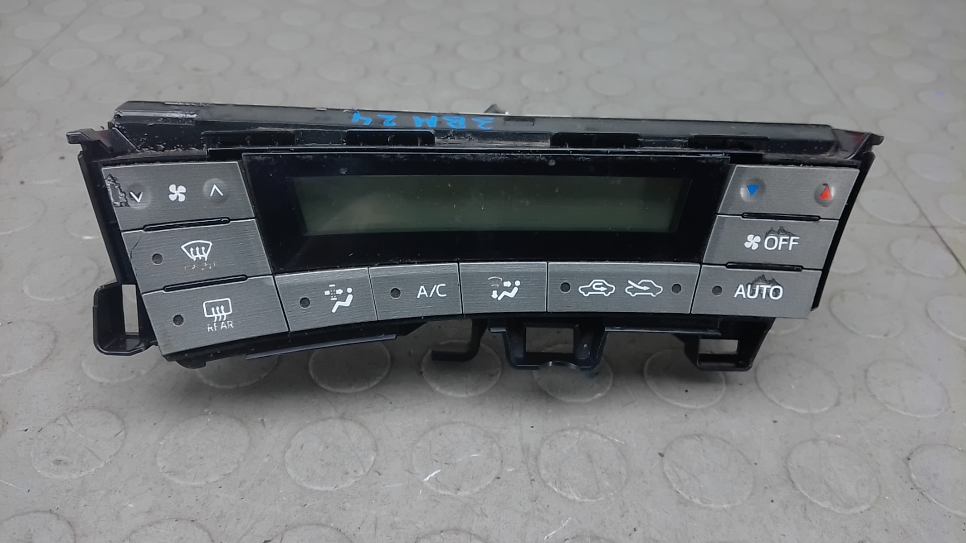 Блок управления печки и климат-контроля Toyota Prius XW30