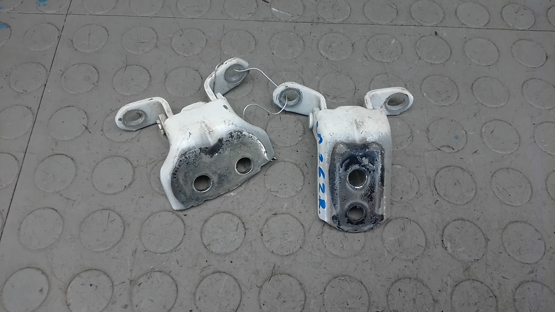 Петля двери задней правой Nissan Qashqai J10 +2