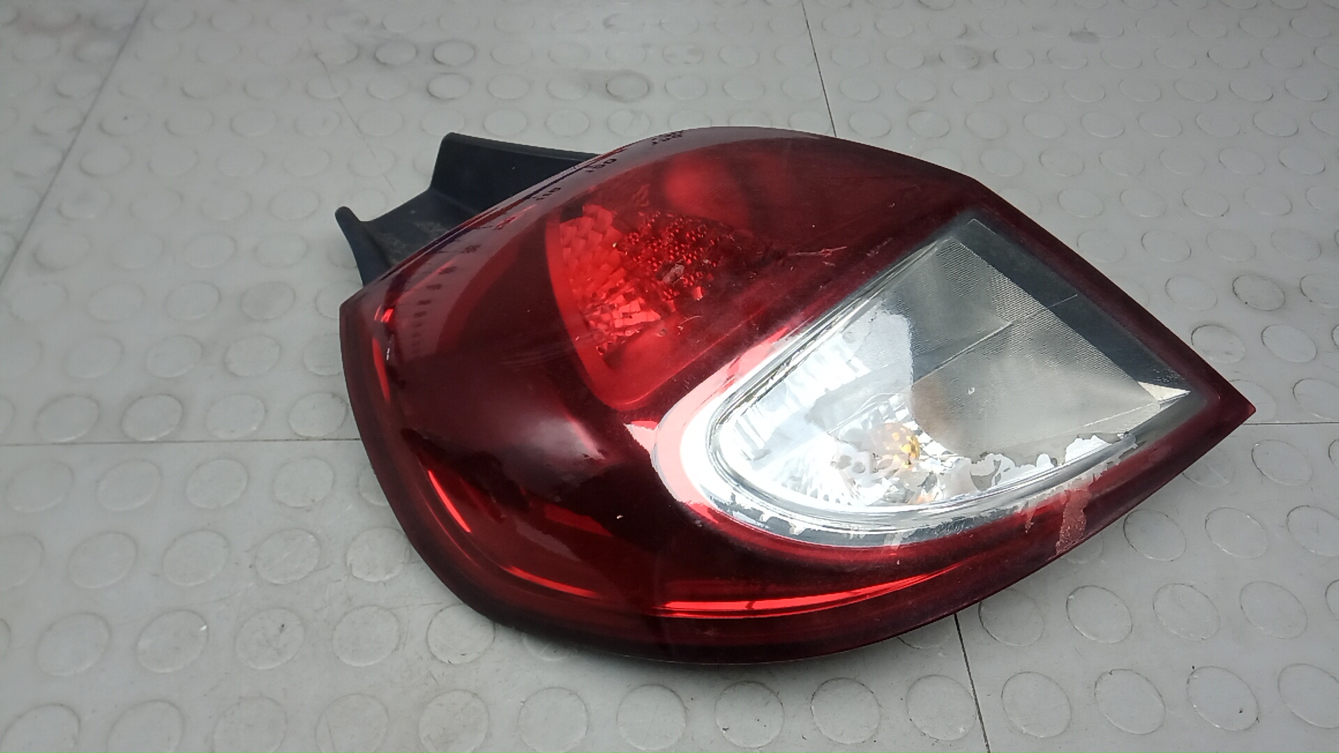 Фонарь задний левый Renault Clio 3