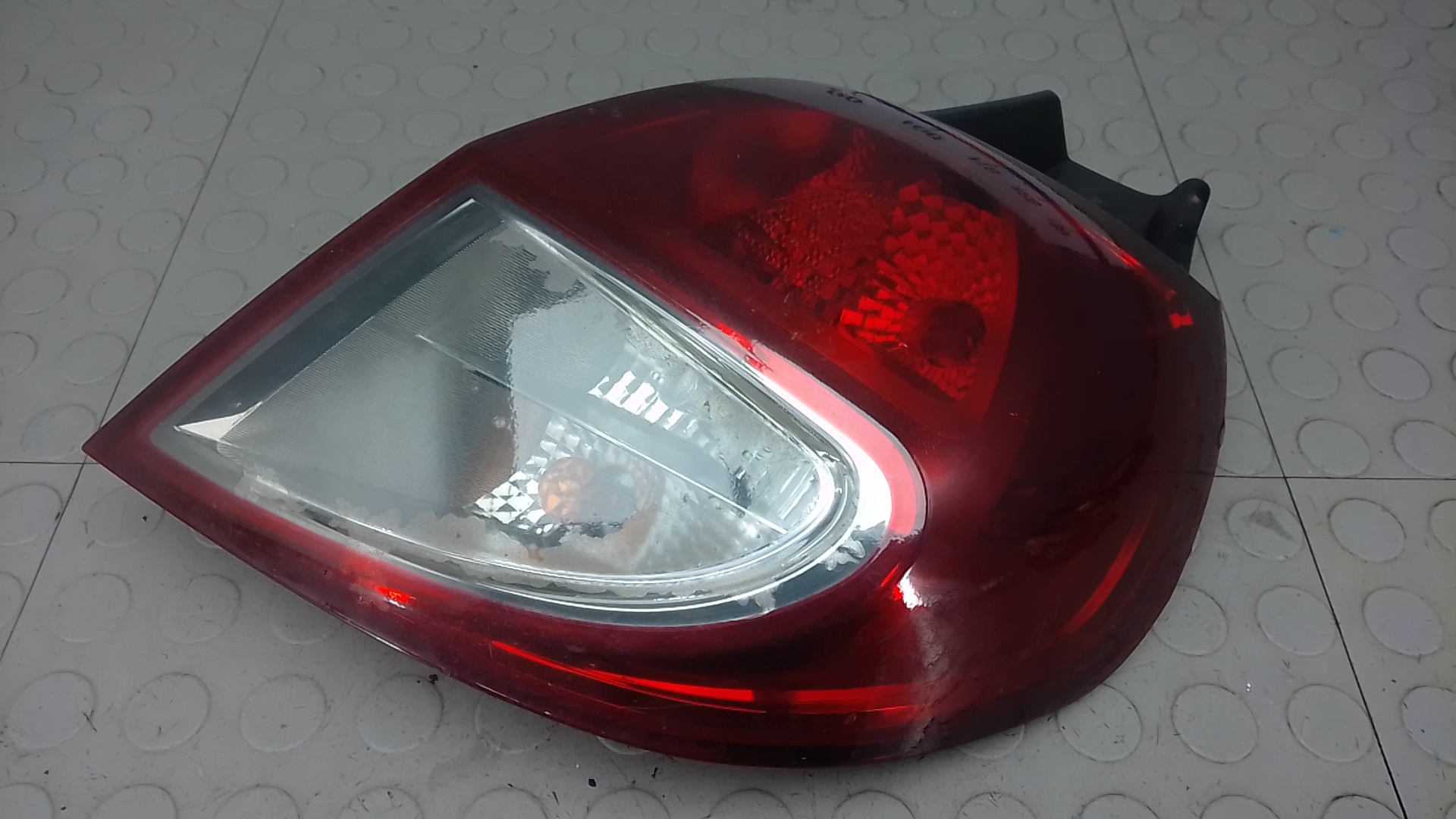 Фонарь задний правый Renault Clio 3