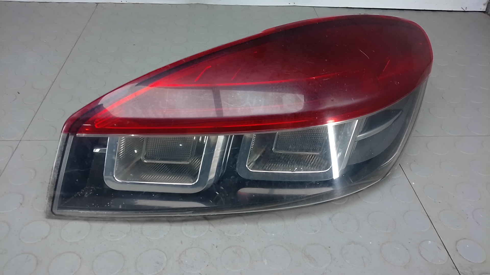 Фонарь задний правый Renault Megane 3