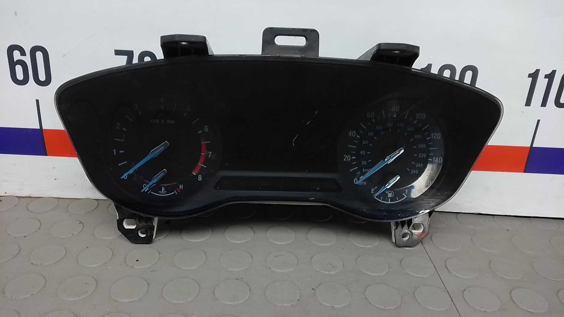 Щиток приборов Ford Fusion 2