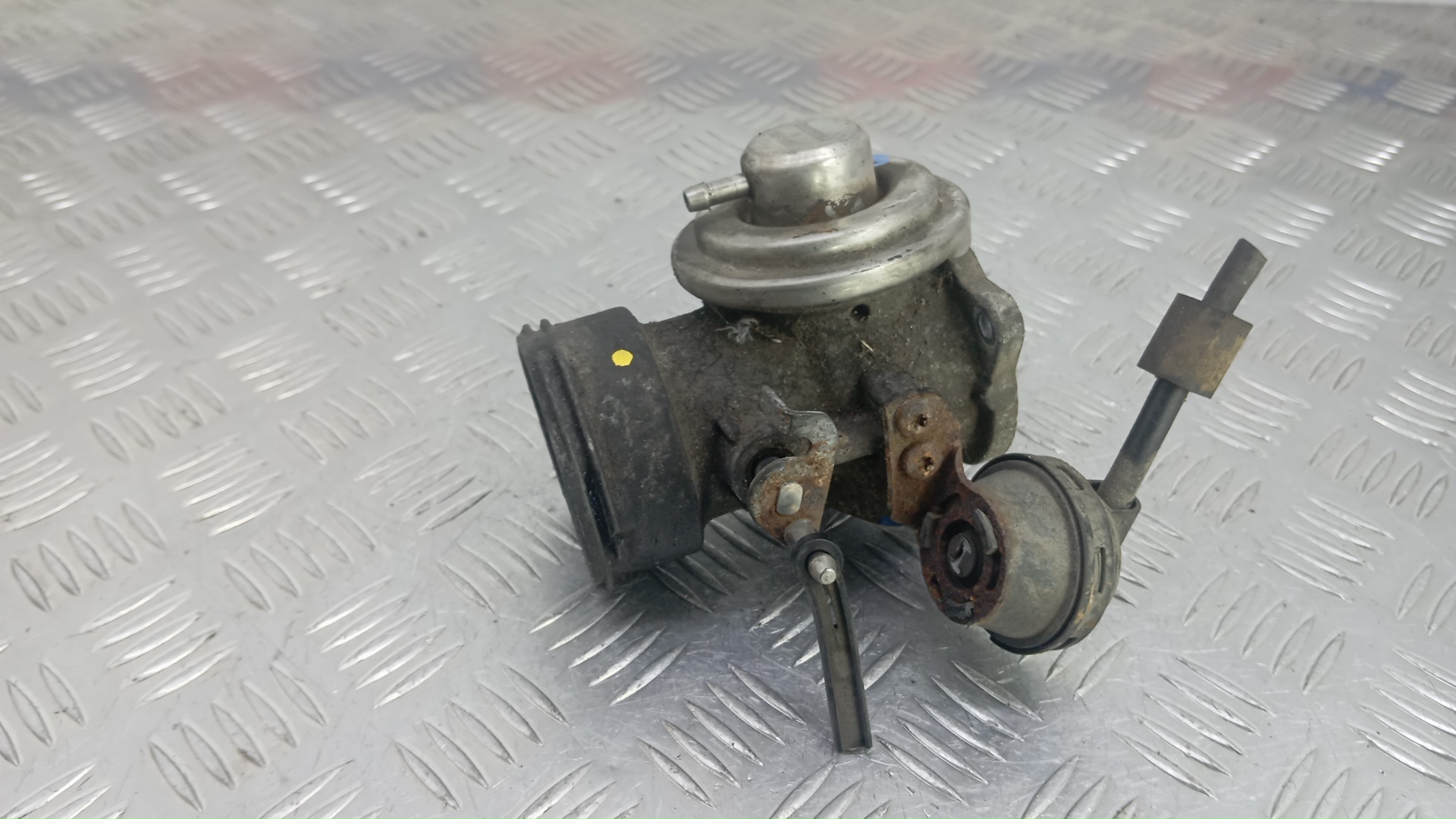 Клапан EGR дизельный Volkswagen Transporter