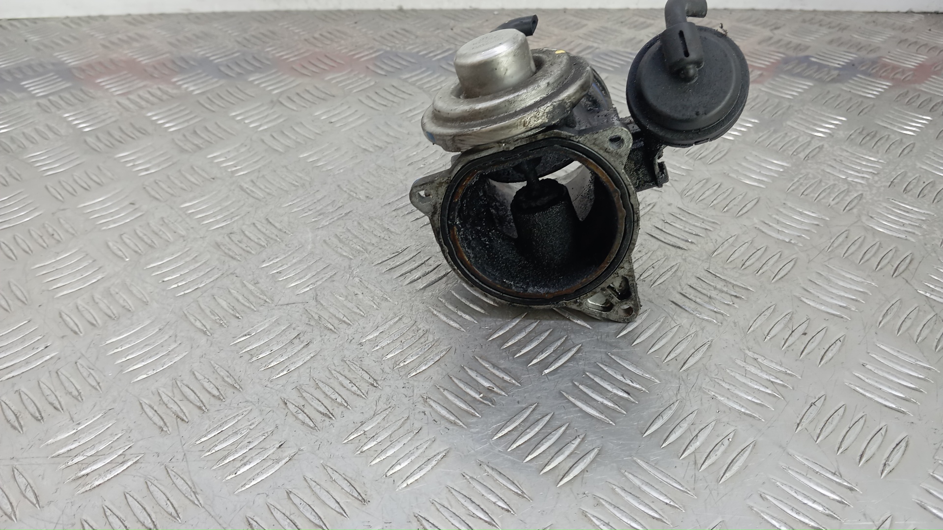 Клапан EGR дизельный Volkswagen Touareg