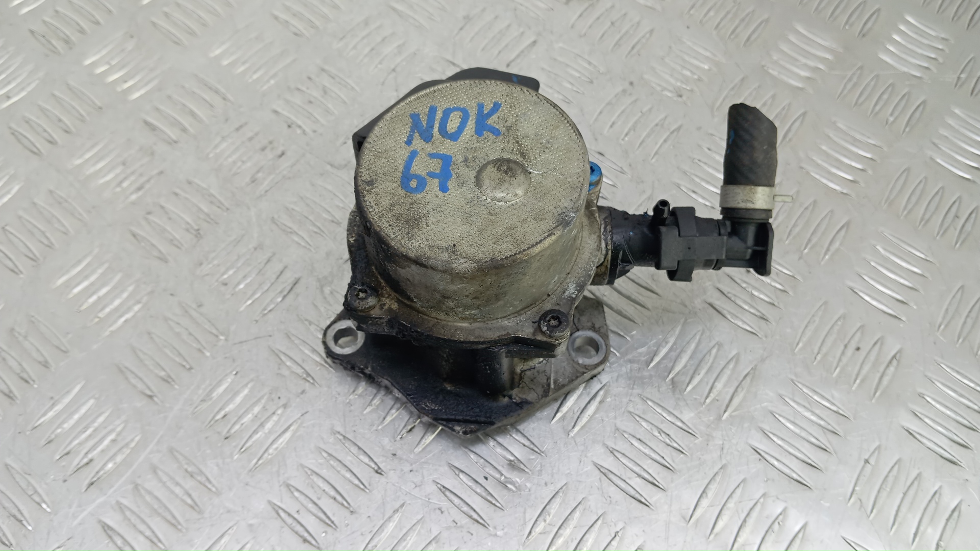 Насос вакуумный Nissan Qashqai