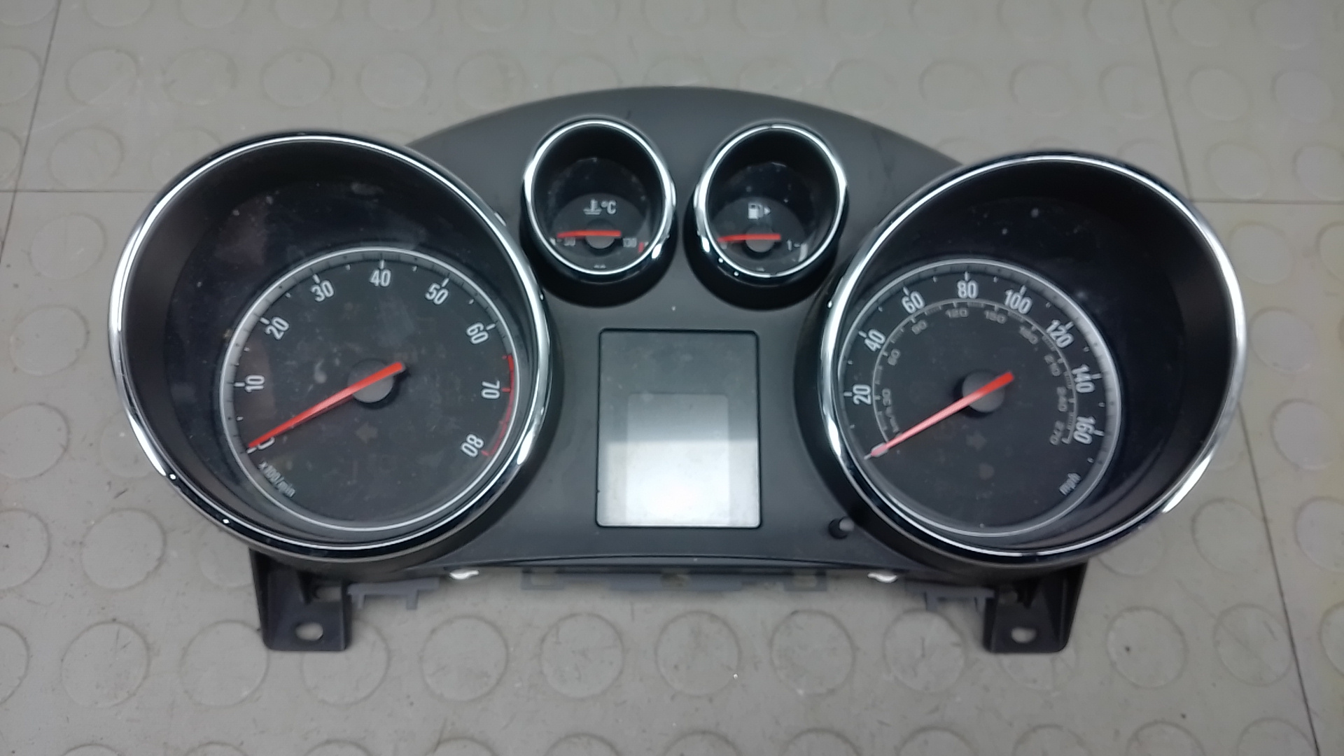 Щиток приборов Opel Astra J