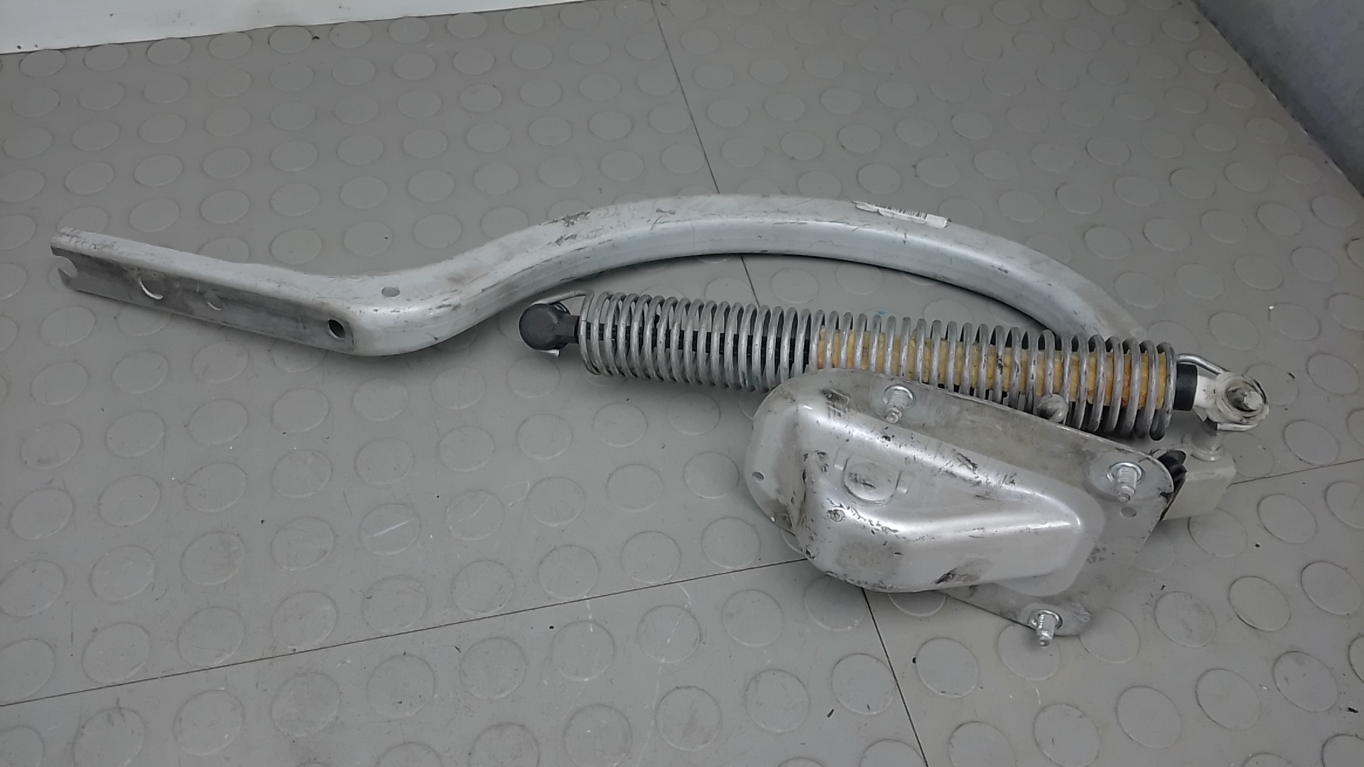 Петля крышки багажника BMW 5 Series F10/F11