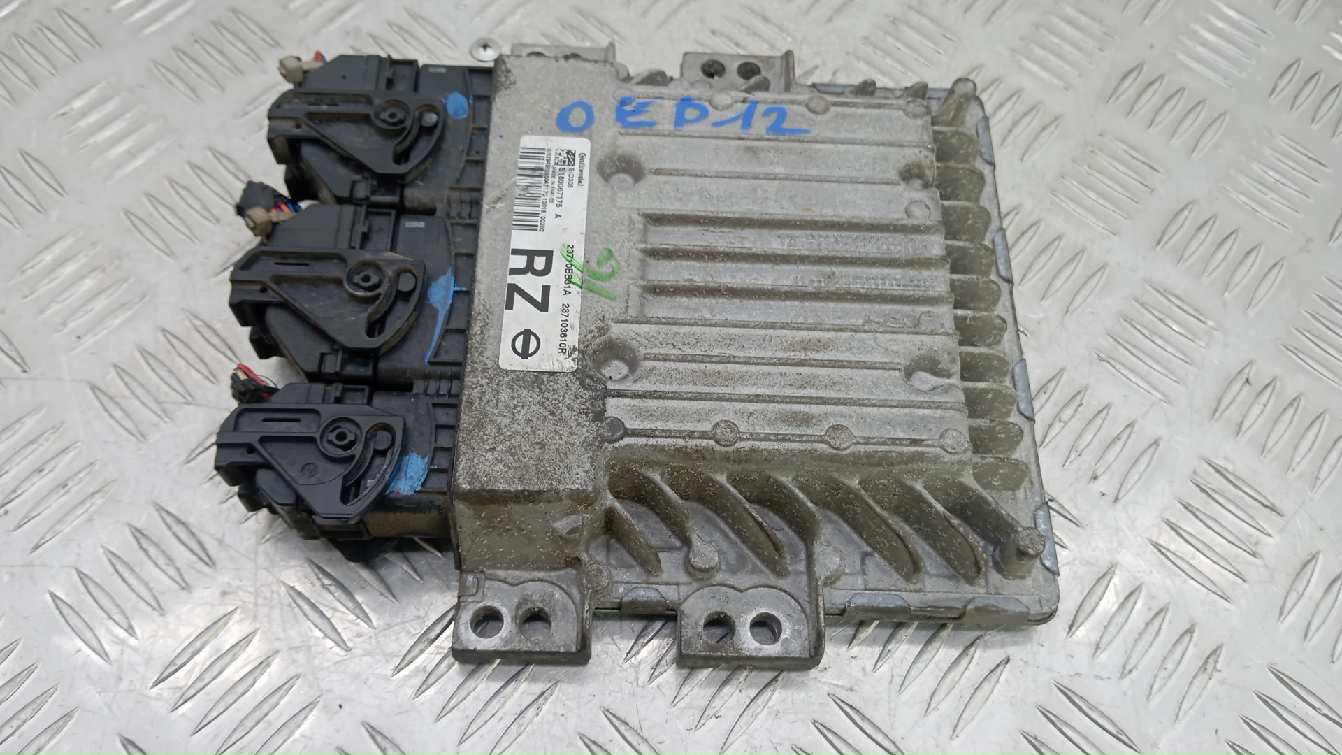 Блок управления двс Nissan Qashqai