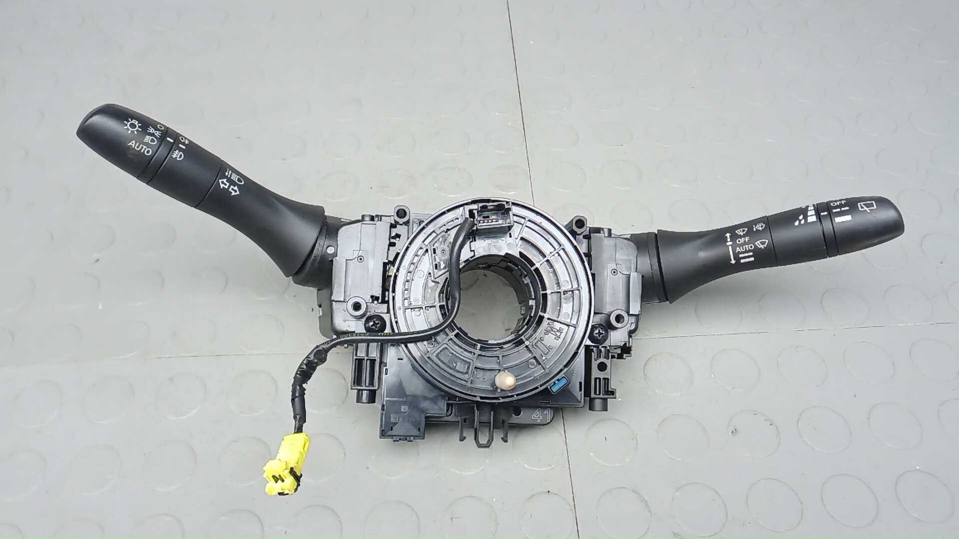 Переключатель поворотов и дворников (стрекоза) Nissan Qashqai J11