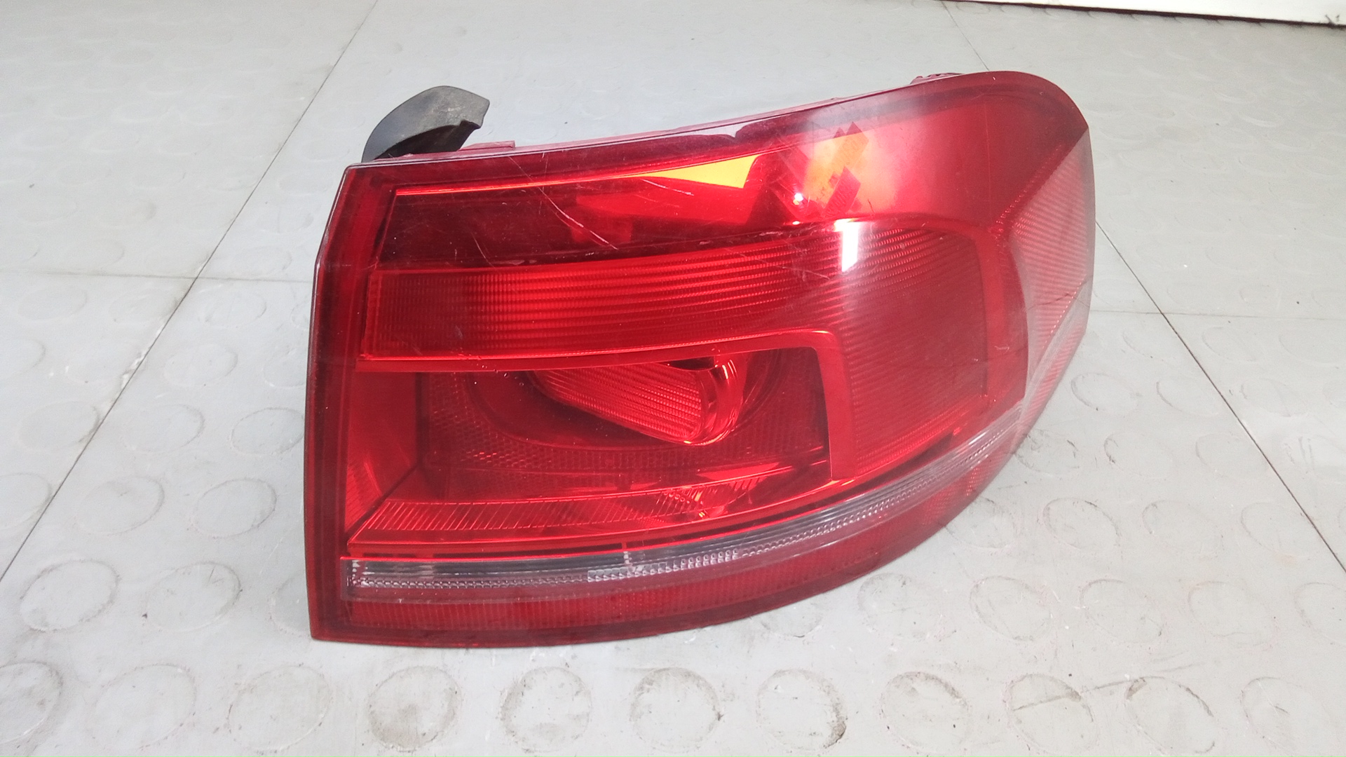 Фонарь задний правый Volkswagen Passat B7