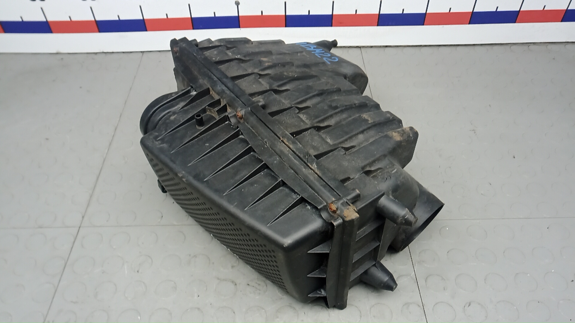 Корпус воздушного фильтра Land Rover Range Rover 3