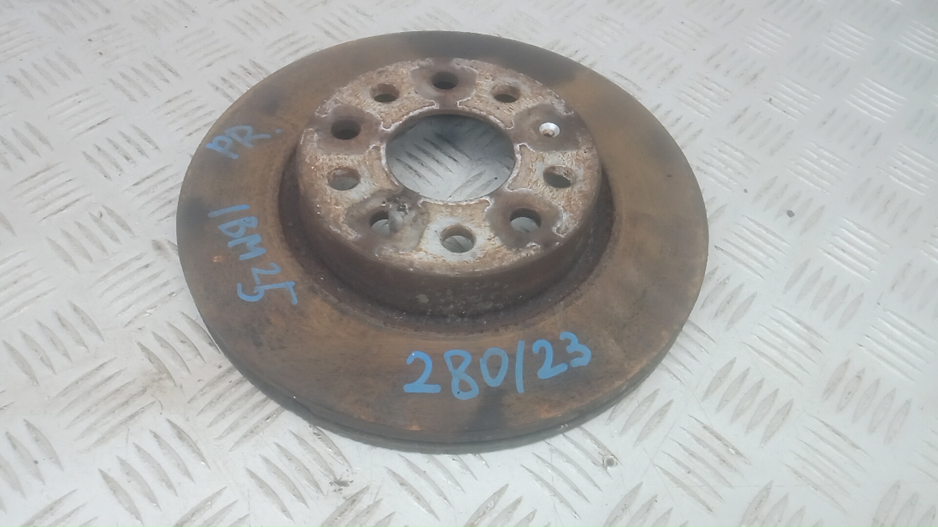 Диск тормозной передний Skoda Yeti