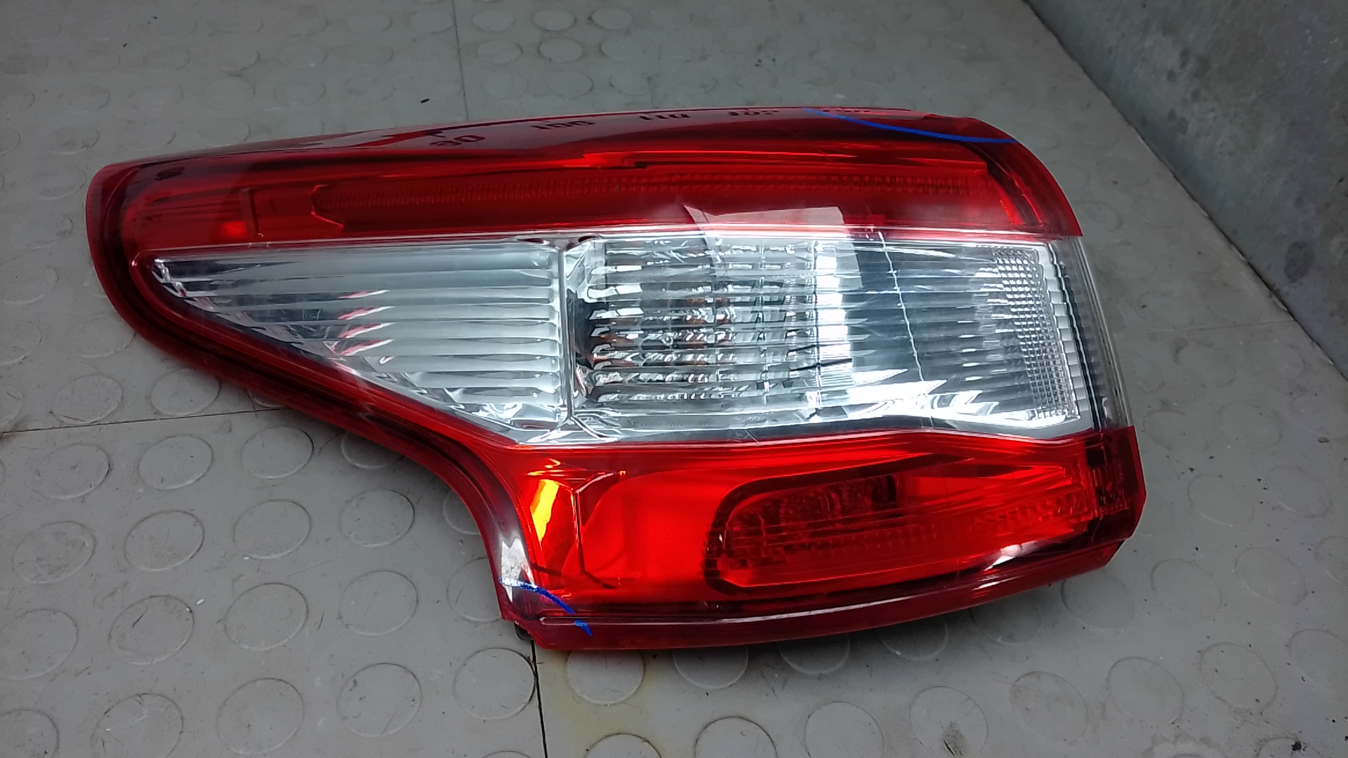 Фонарь задний левый Nissan Qashqai J11