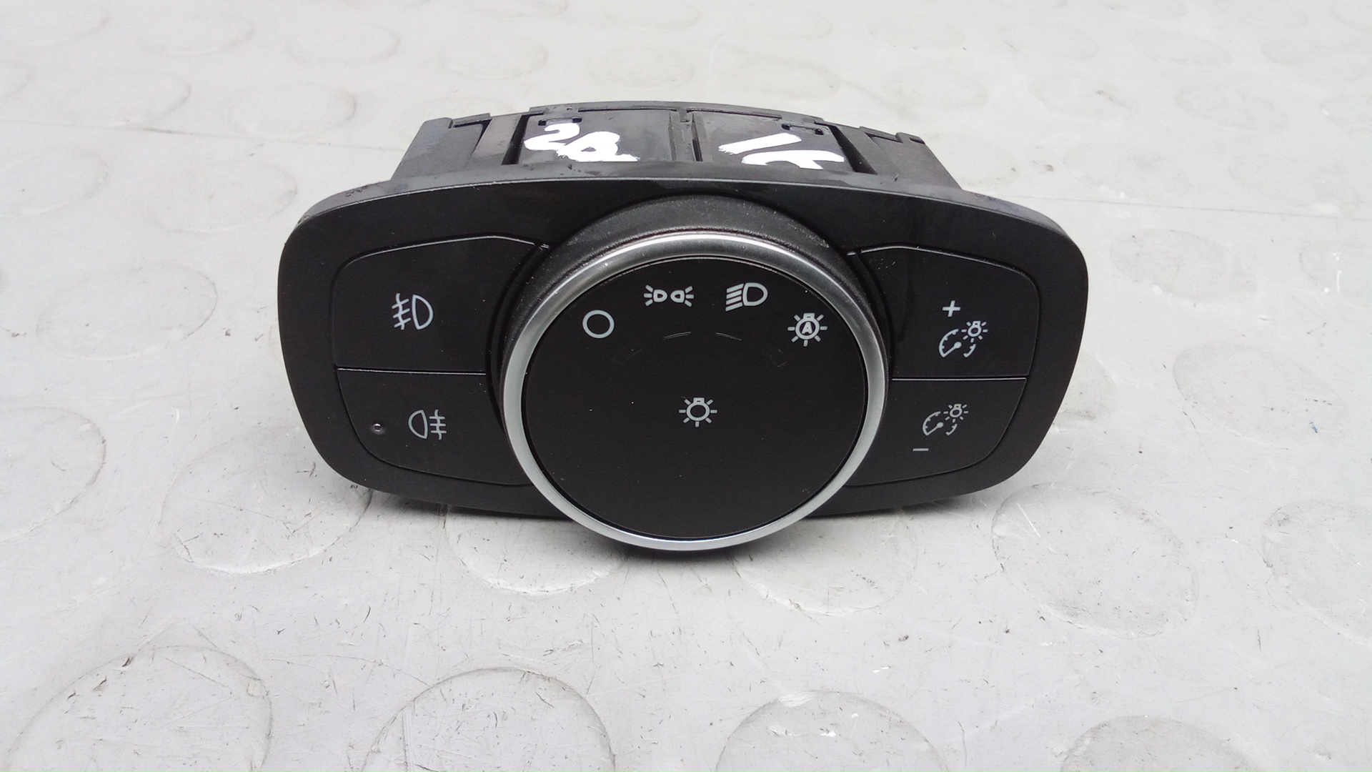 Переключатель света Ford Focus 4