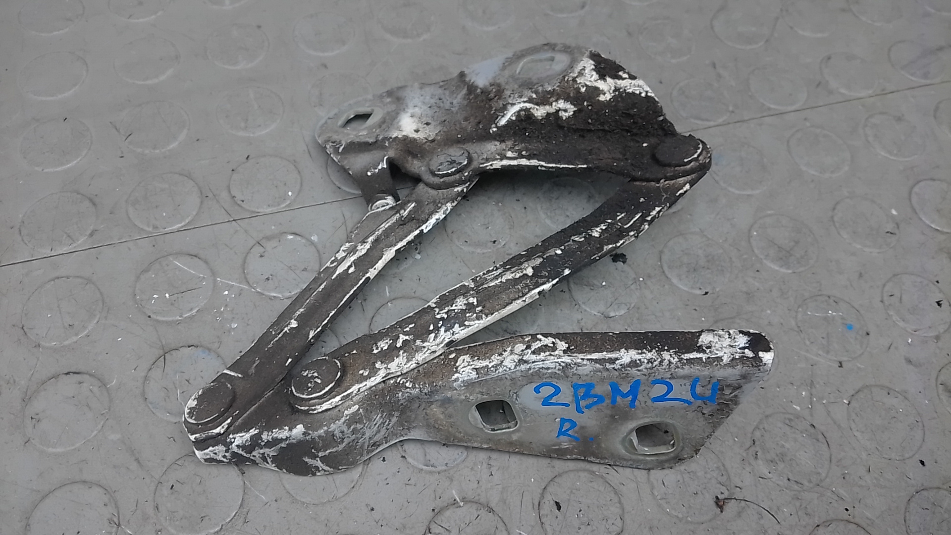 Петля капота Ford Transit 8