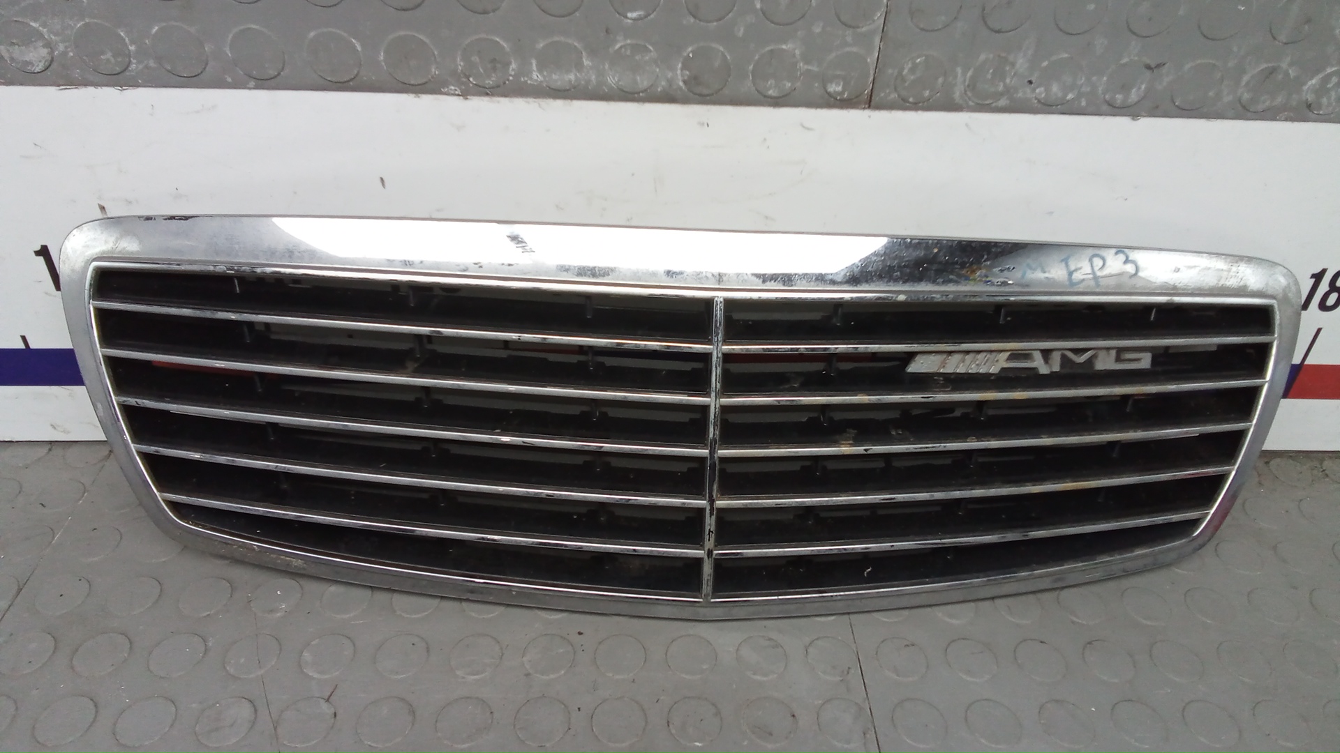 Решетка радиатора Mercedes-Benz E-Class W211