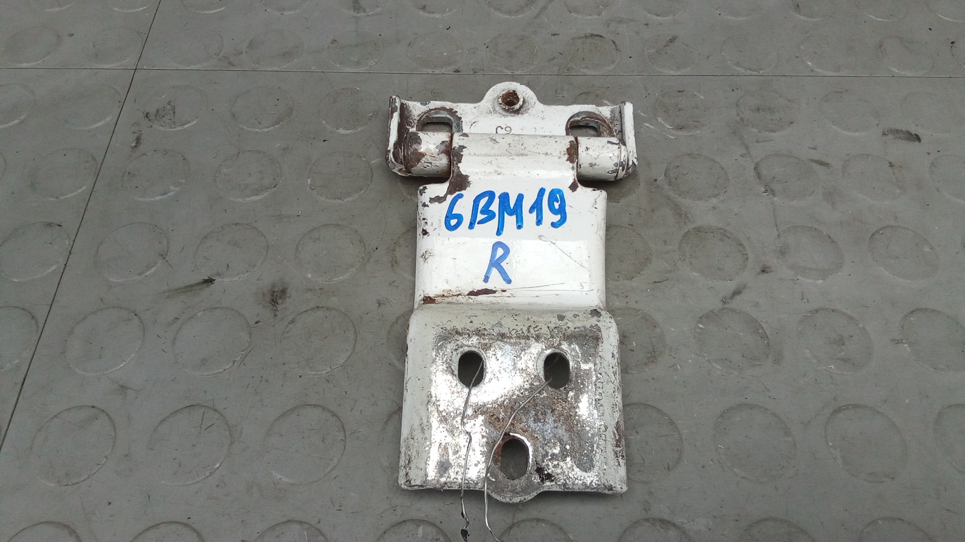Петля двери распашной правой Peugeot Boxer 3