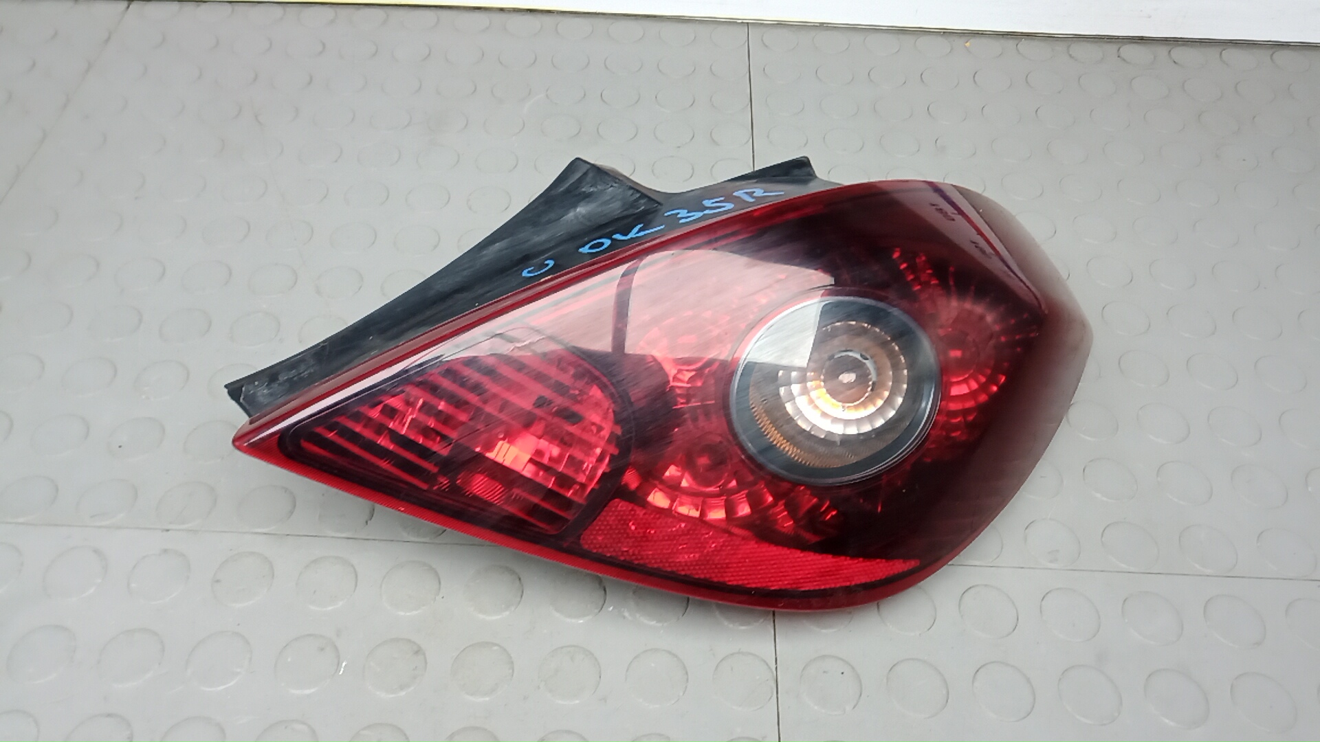 Фонарь задний правый Opel Corsa D