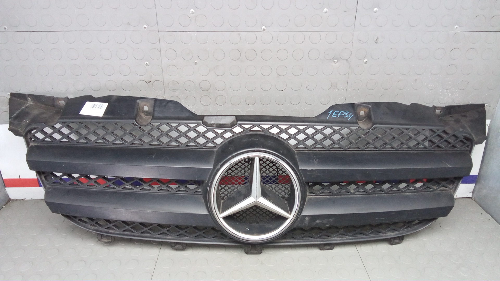 Решетка радиатора Mercedes-Benz Sprinter 2