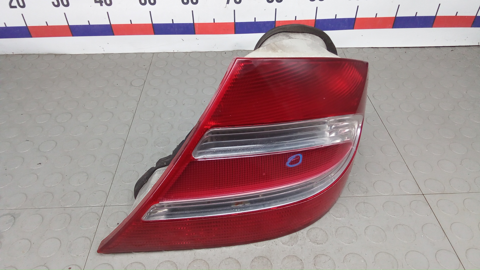 Фонарь задний правый Mercedes-Benz CLK C209