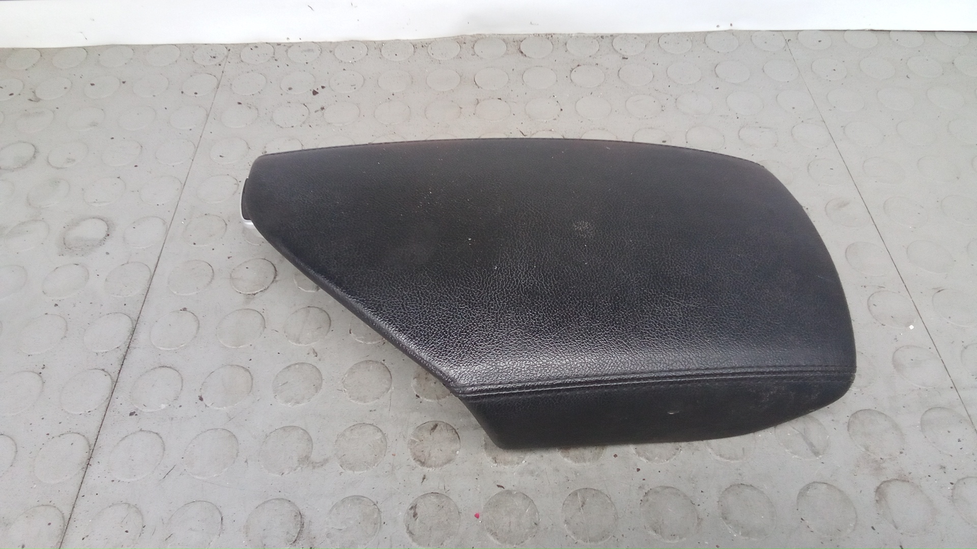 крышка подлокотника Hyundai i40