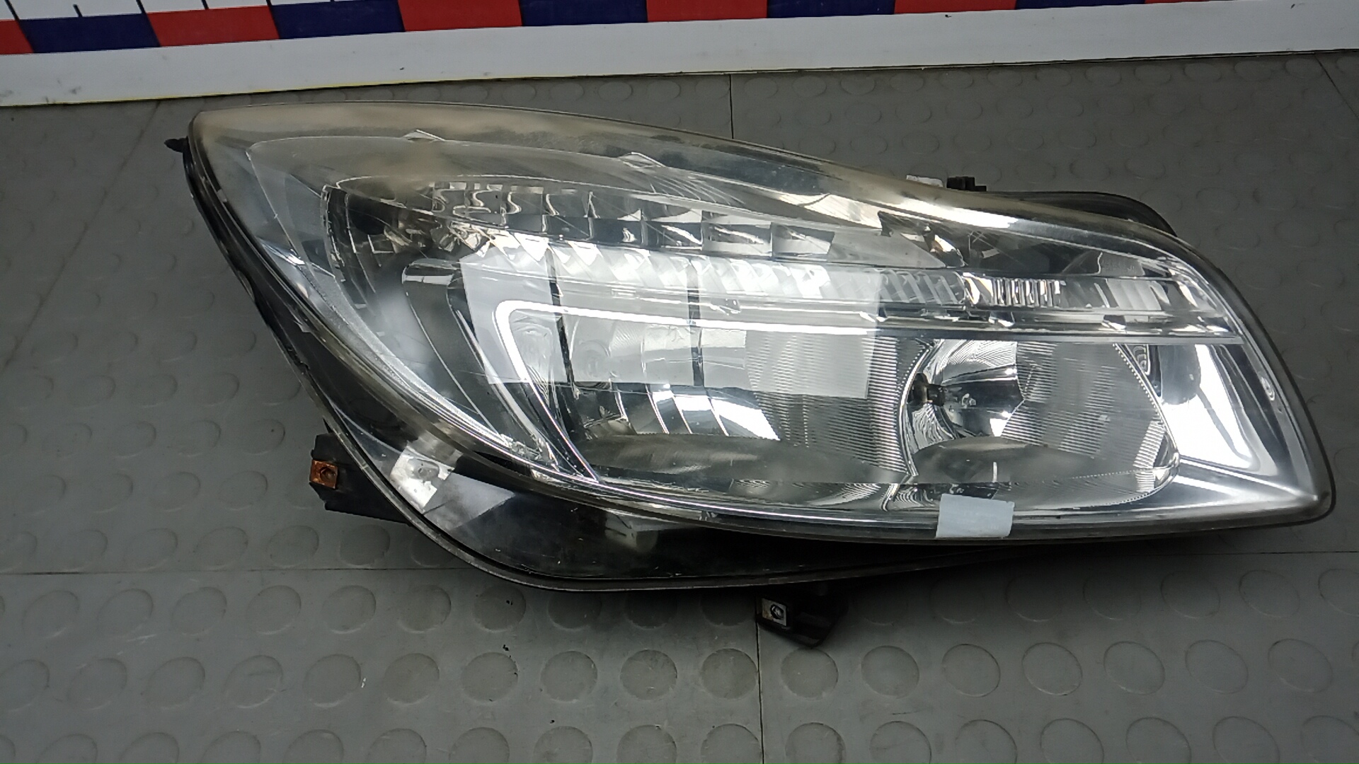 Фара правая Opel Insignia 1