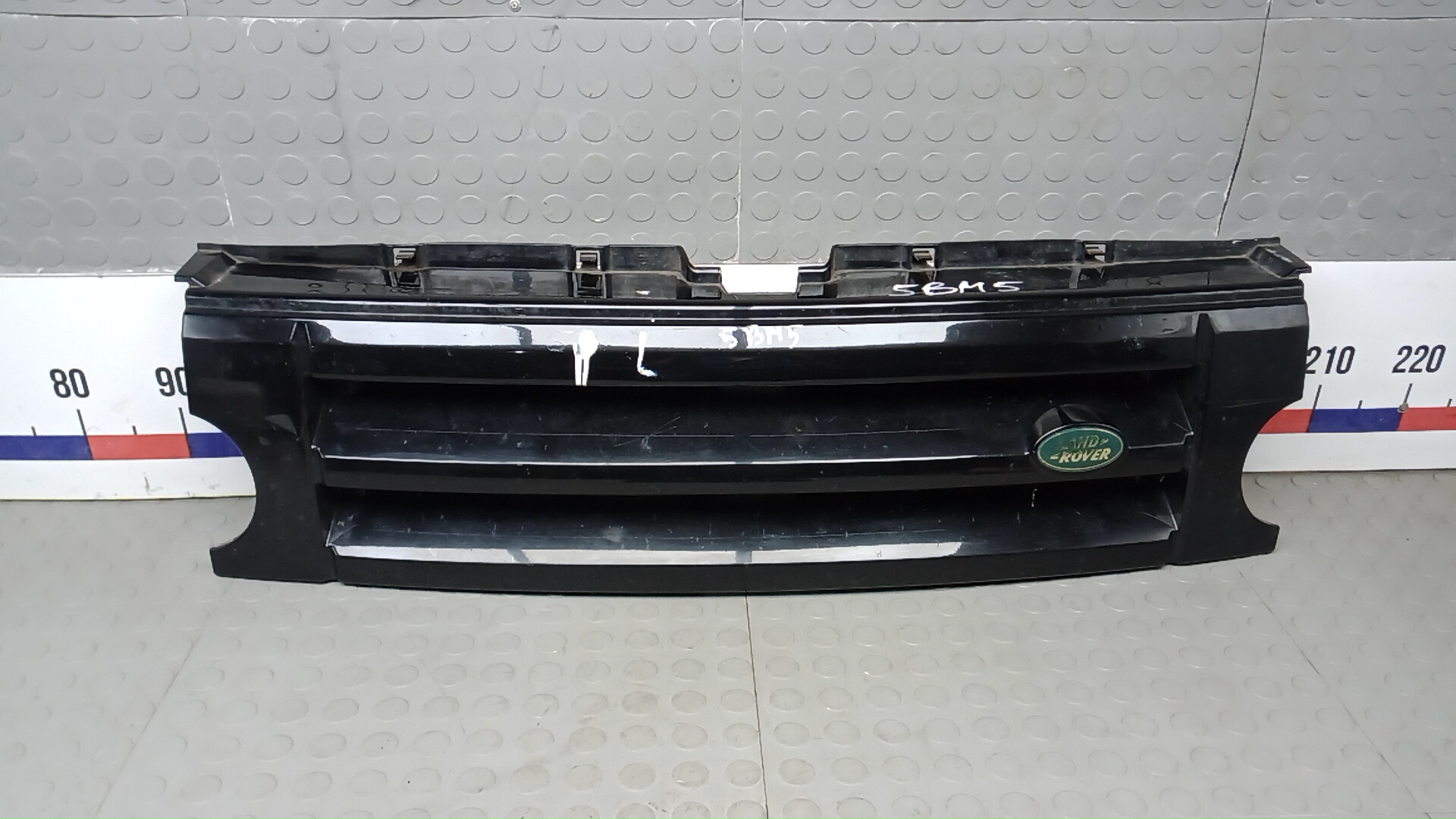 Решетка радиатора Land Rover Discovery 3