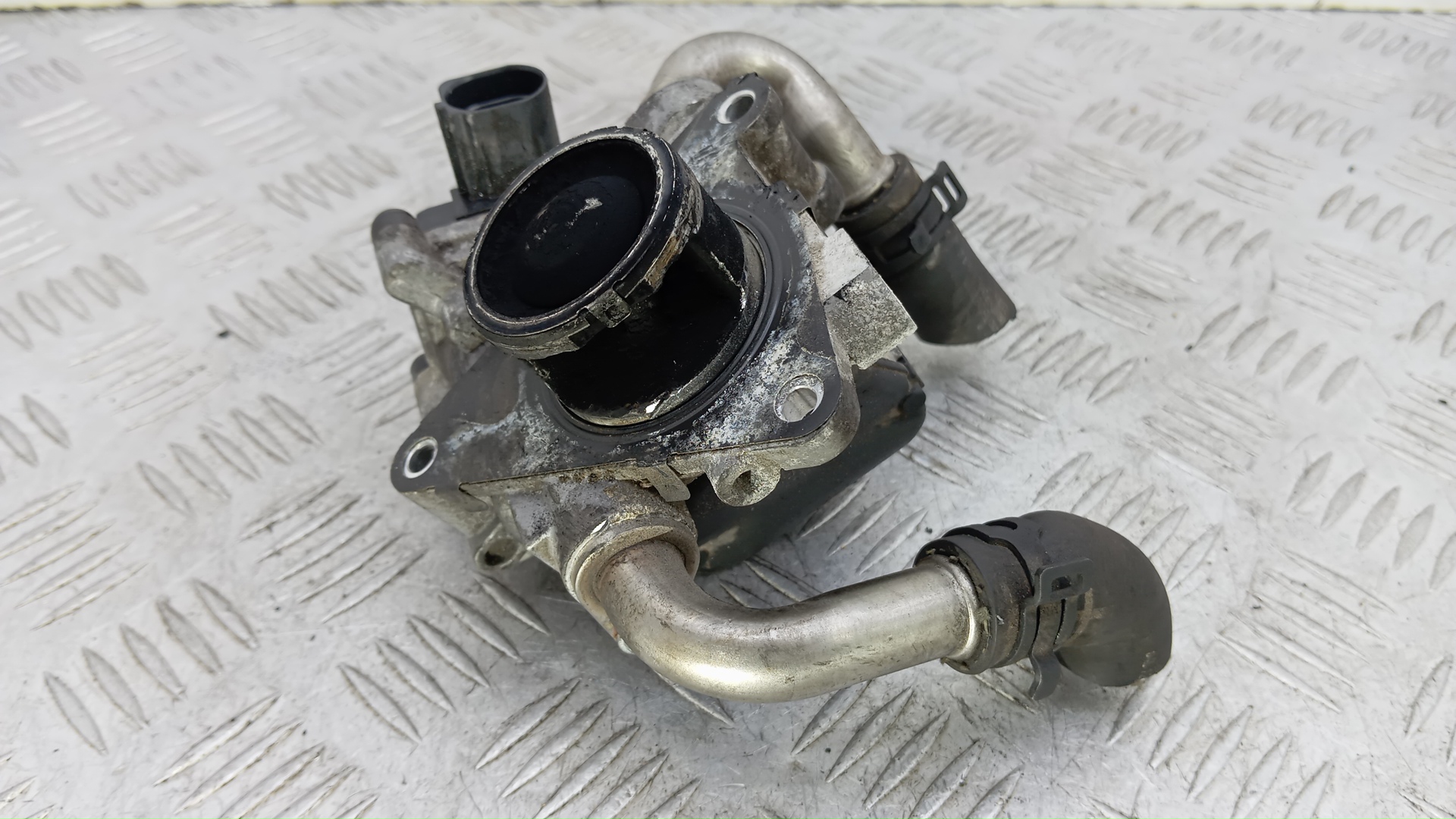 Клапан EGR дизельный Volkswagen Passat