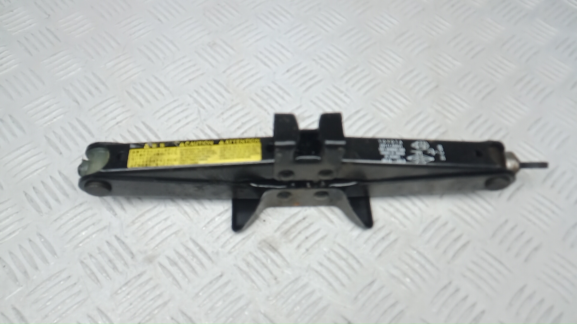 Домкрат Toyota Auris E150