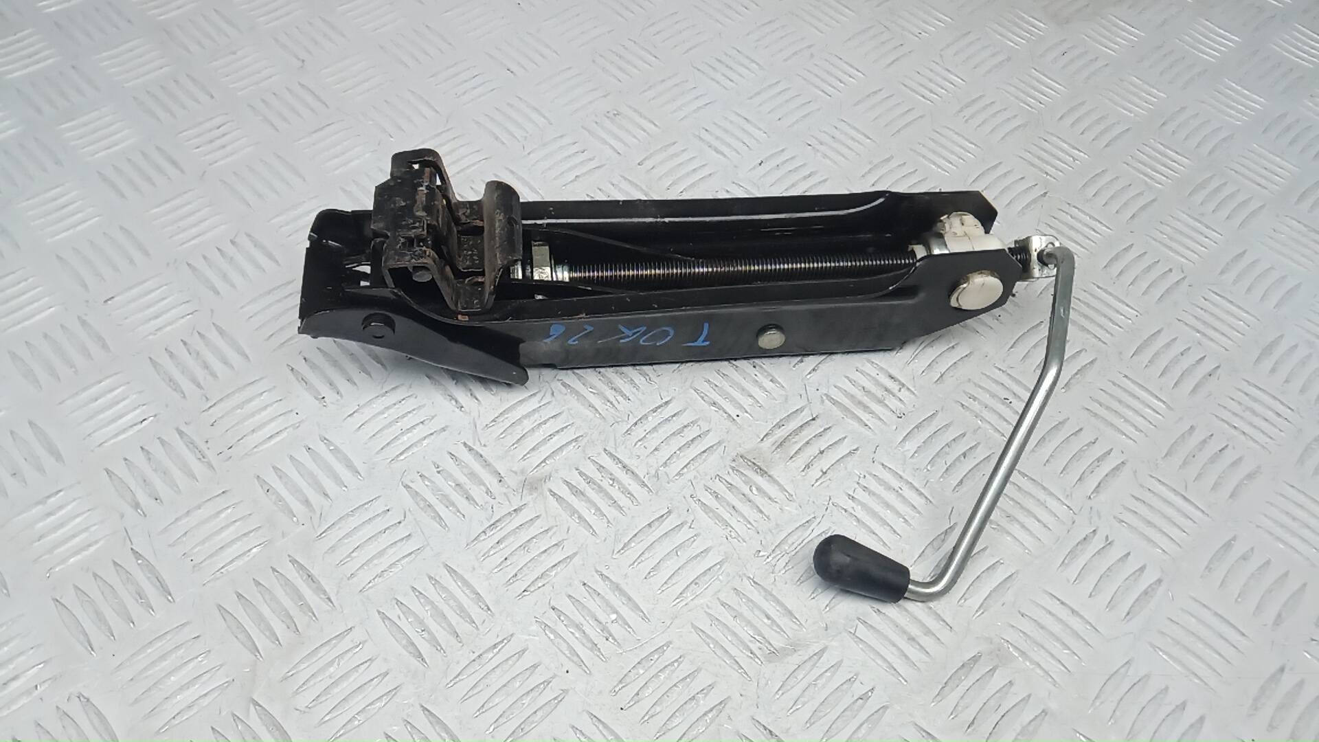 Домкрат Volkswagen Golf 6