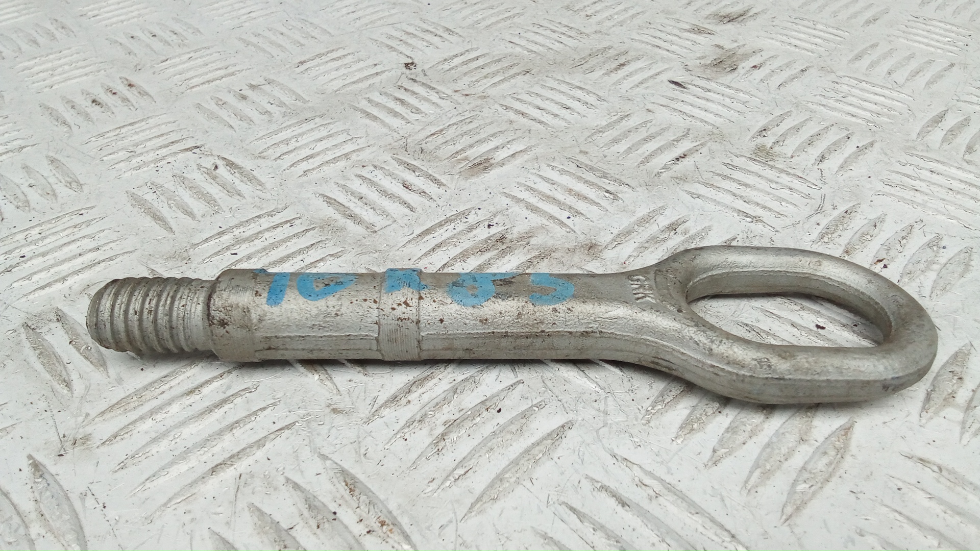 Крюк буксировочный Volkswagen Golf 5