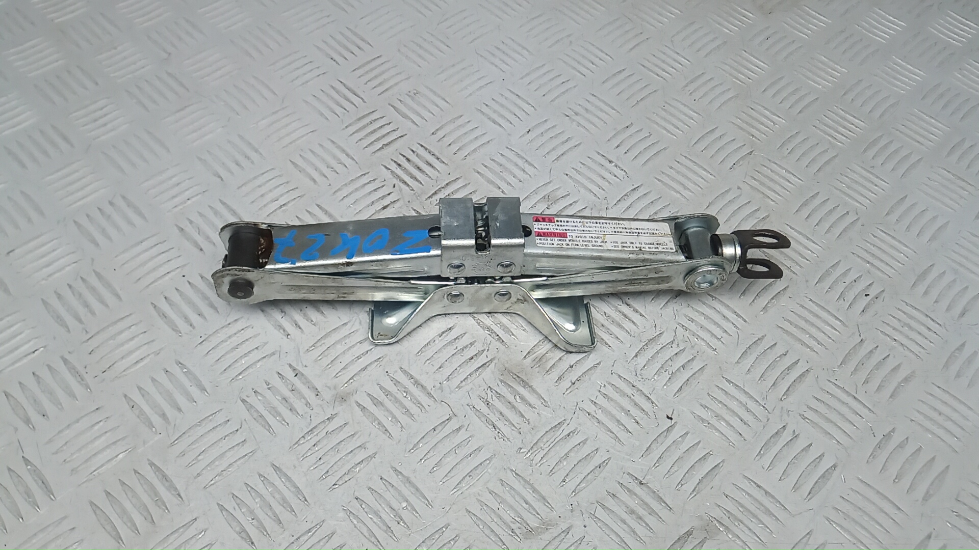 Домкрат Suzuki Swift 1