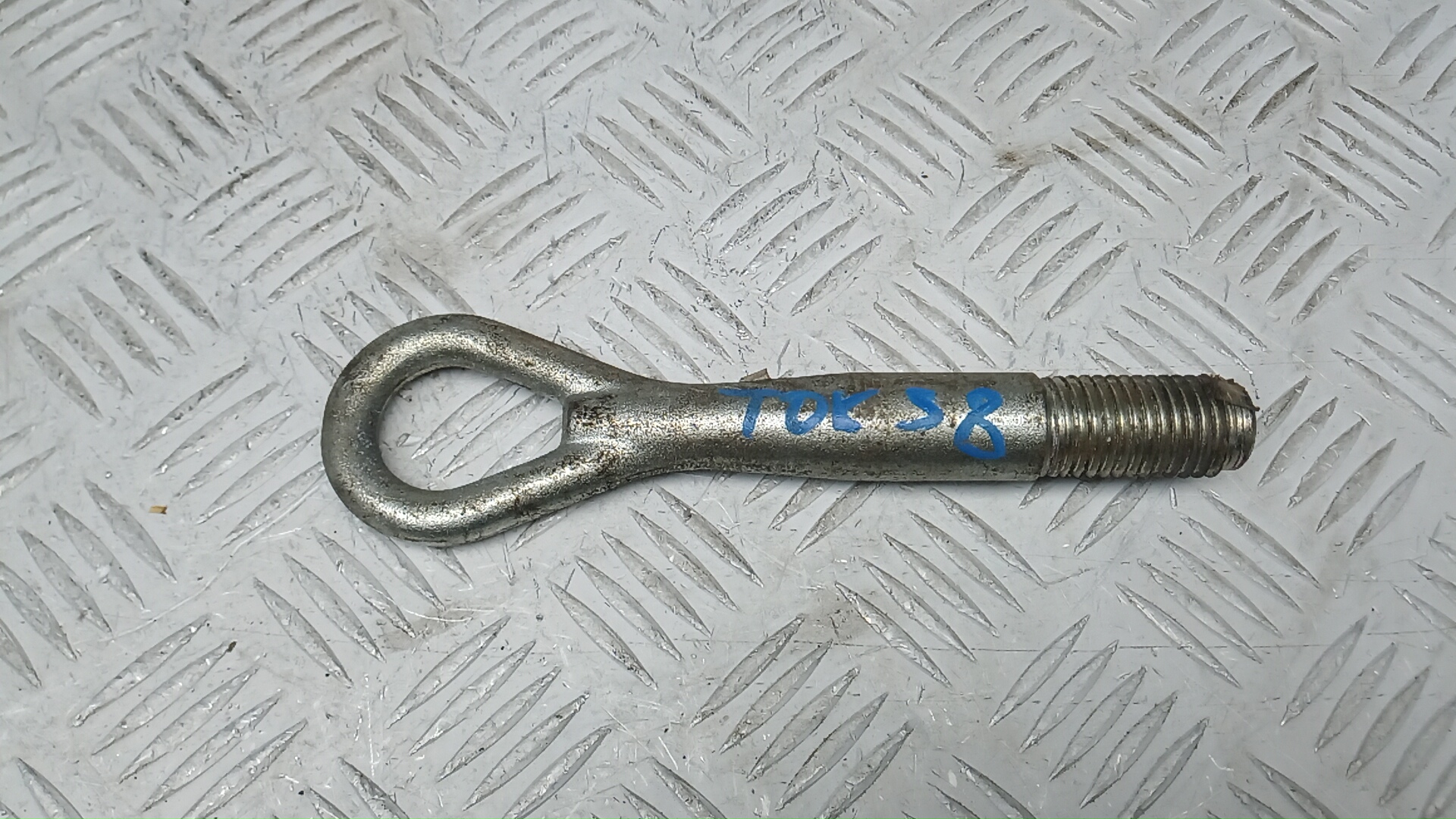 Крюк буксировочный Nissan Qashqai J10