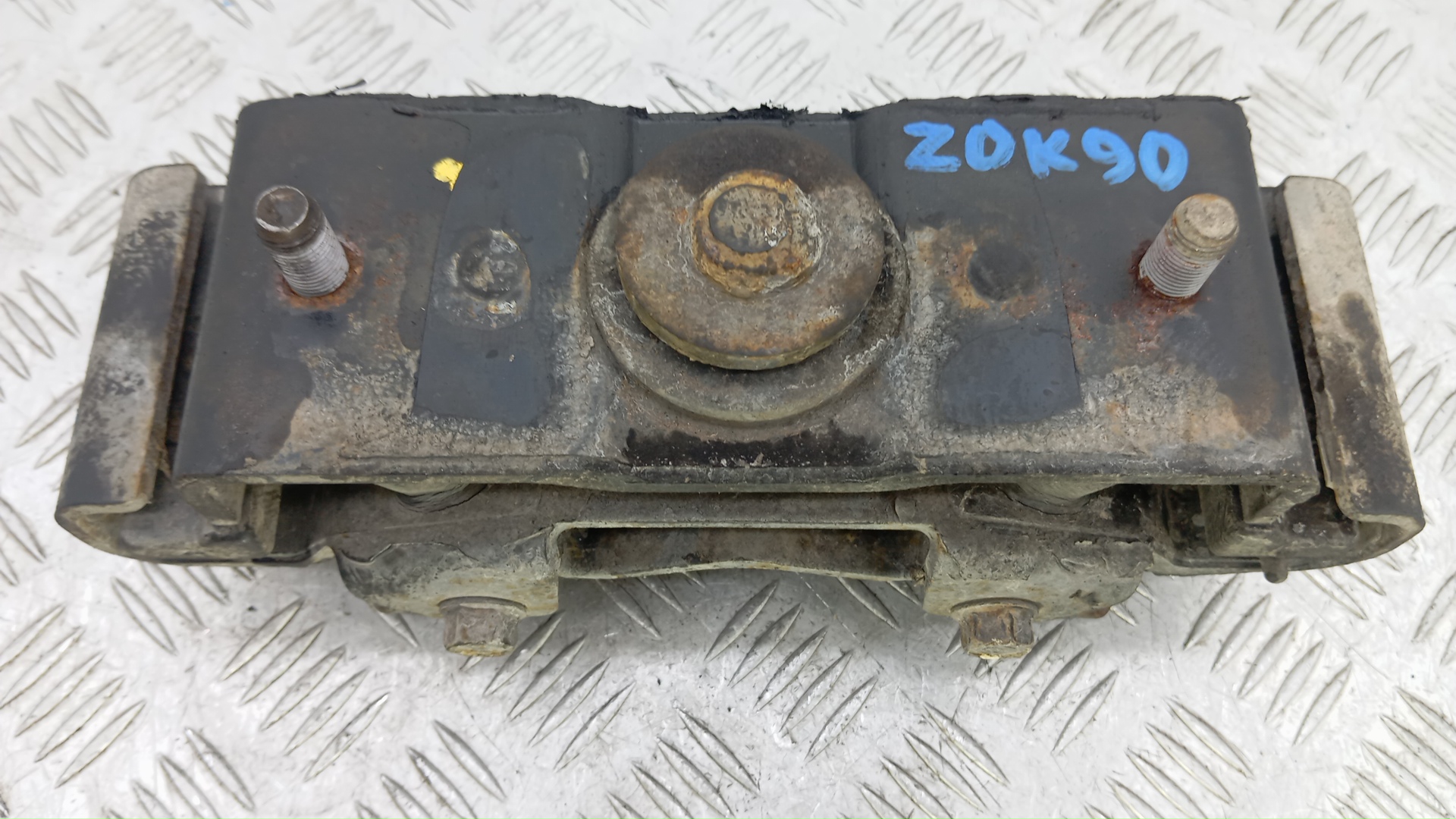 Подушка КПП Mitsubishi L200