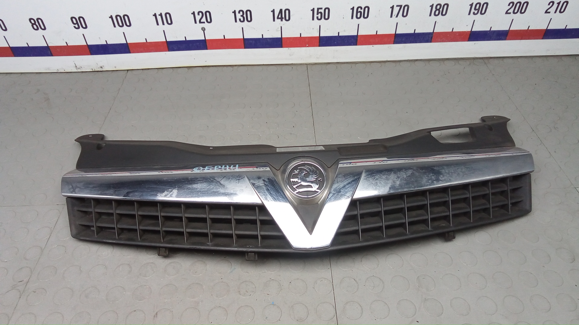 Решетка радиатора Opel Astra H