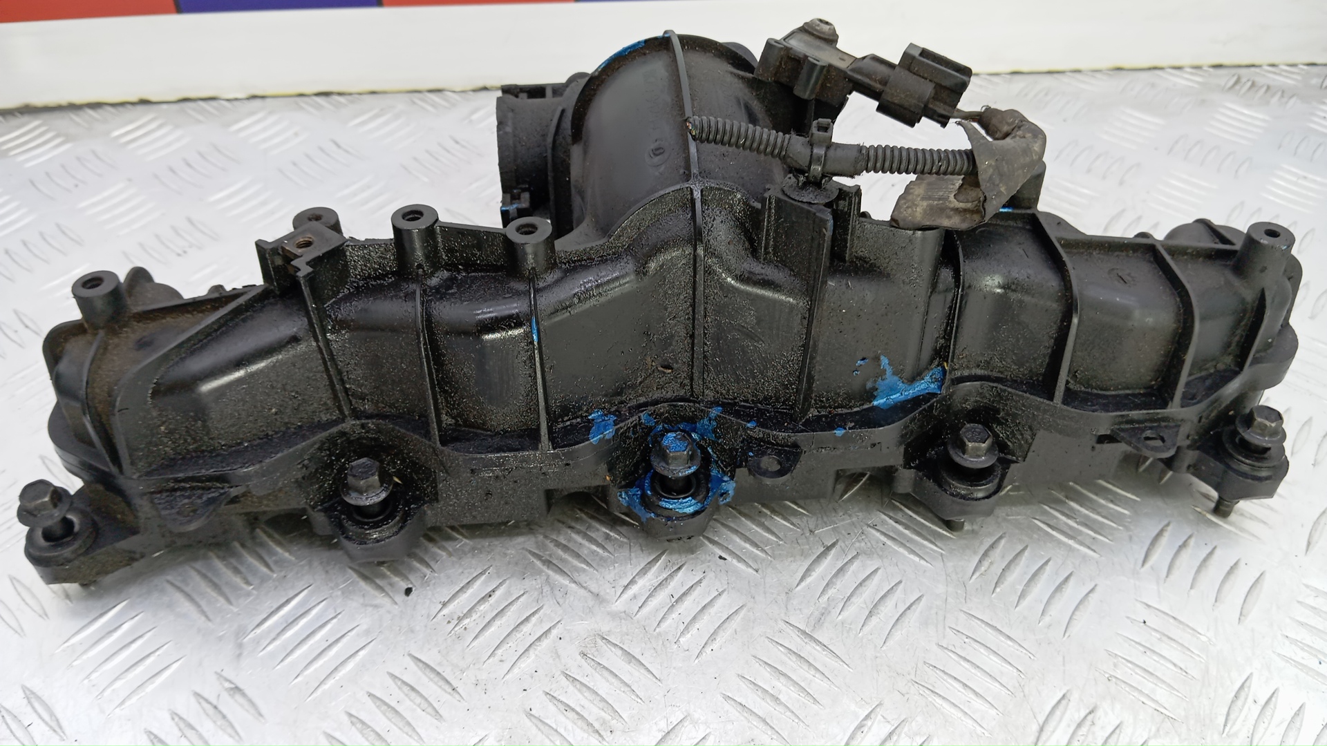 Впускной коллектор дизельный Ford Transit