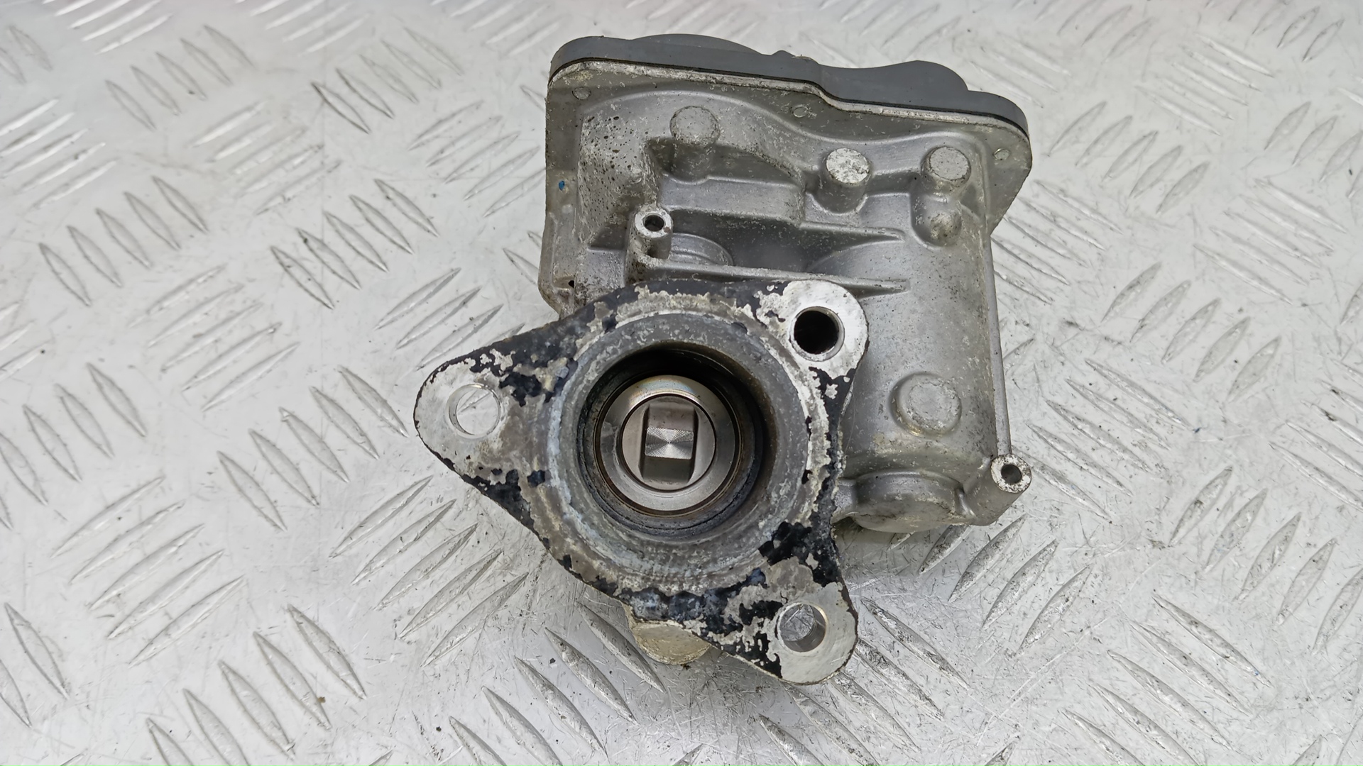 Клапан EGR дизельный Nissan Qashqai