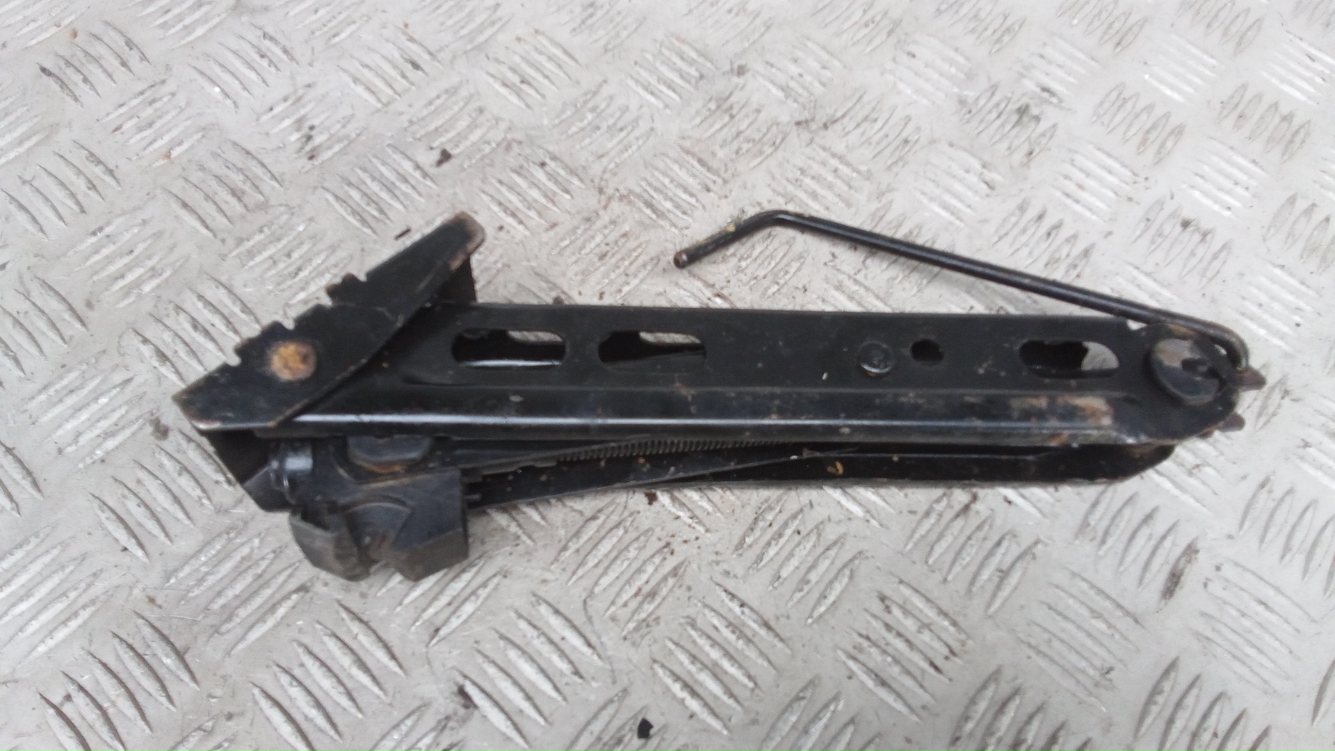 Домкрат Opel Corsa D