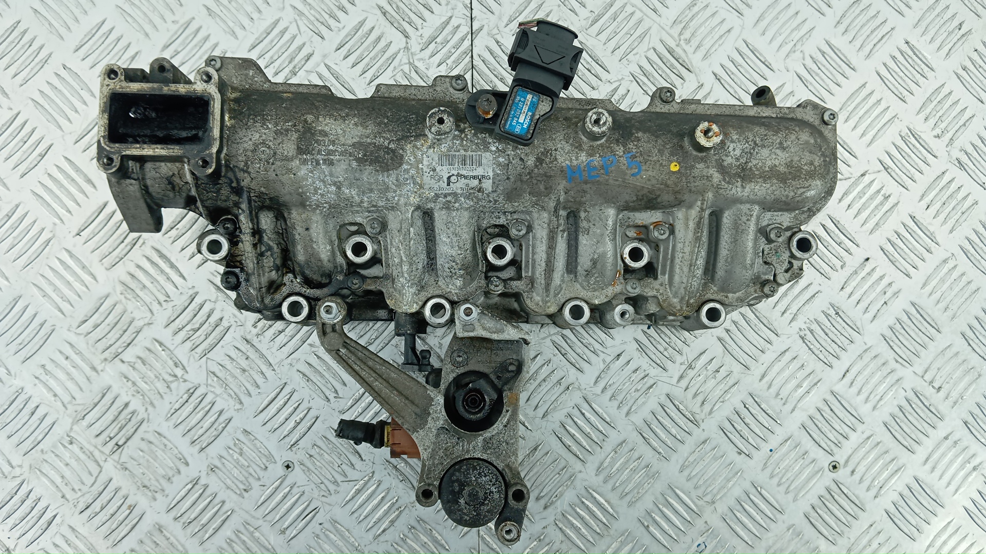 Впускной коллектор дизельный Opel Zafira