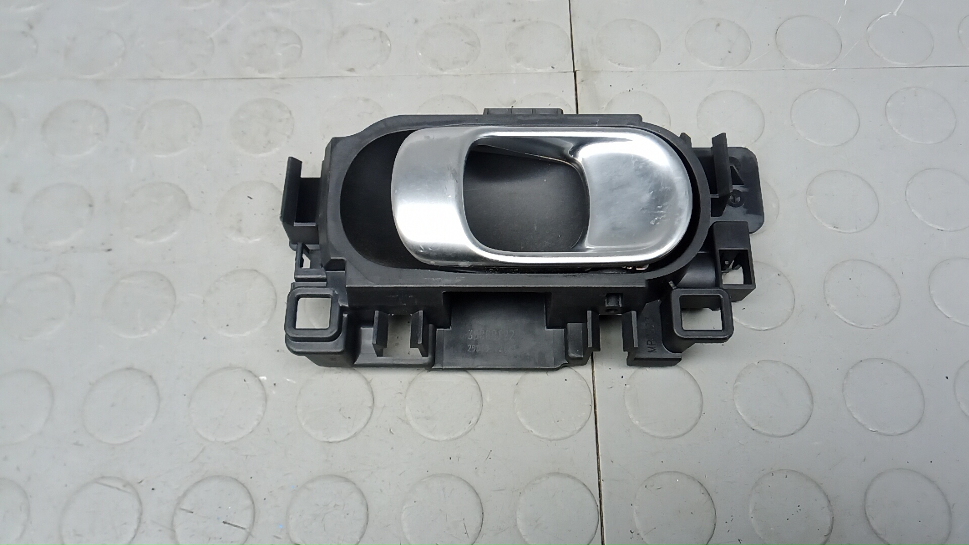 Ручка внутренняя передняя правая Citroen C3 Aircross 1
