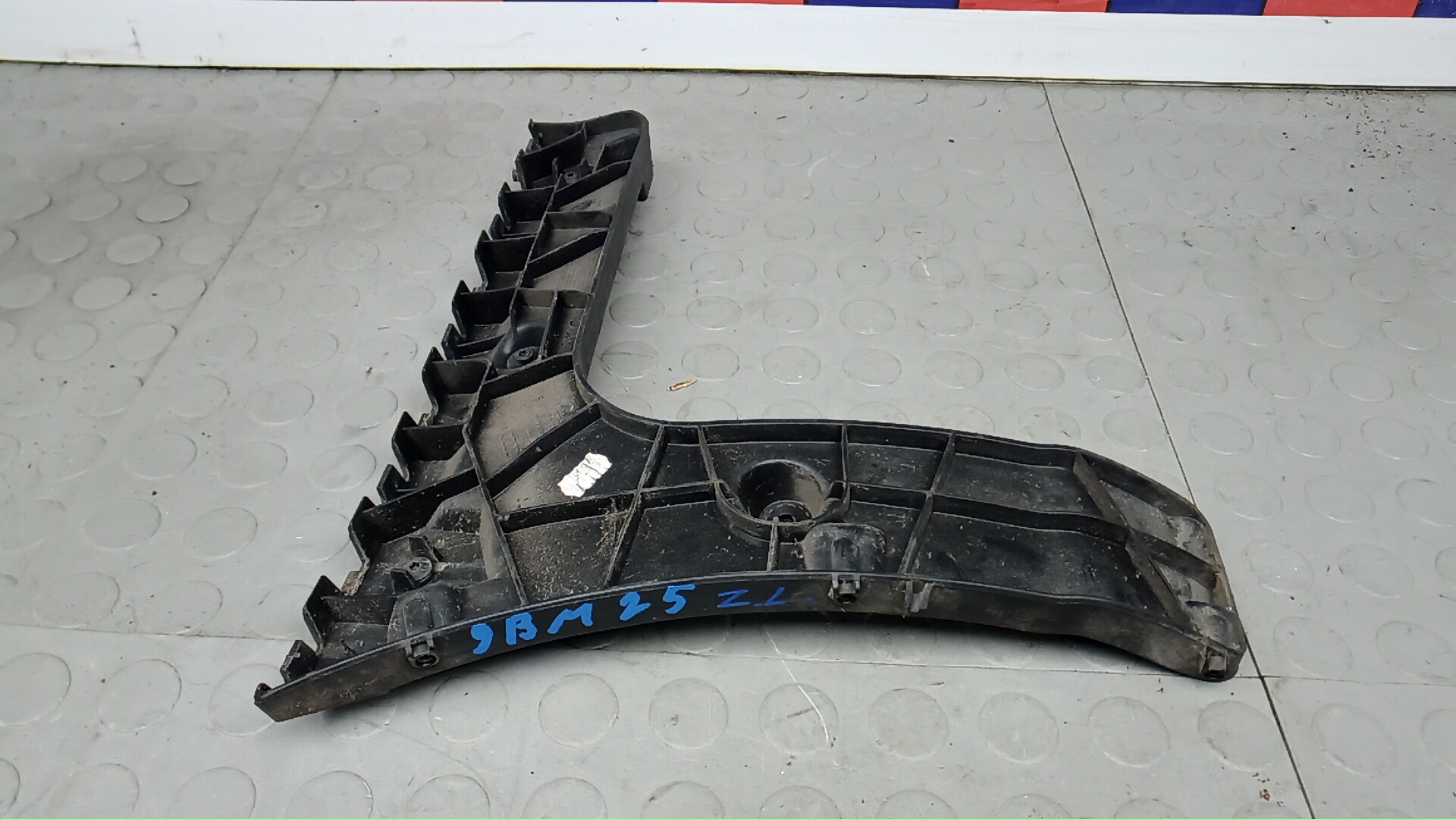 Крепление бампера заднее Audi A6 C7