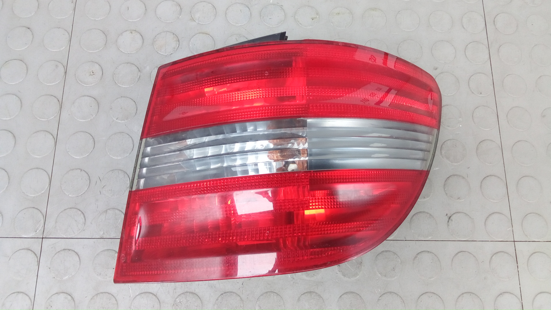 Фонарь задний правый Mercedes-Benz B-Class W245