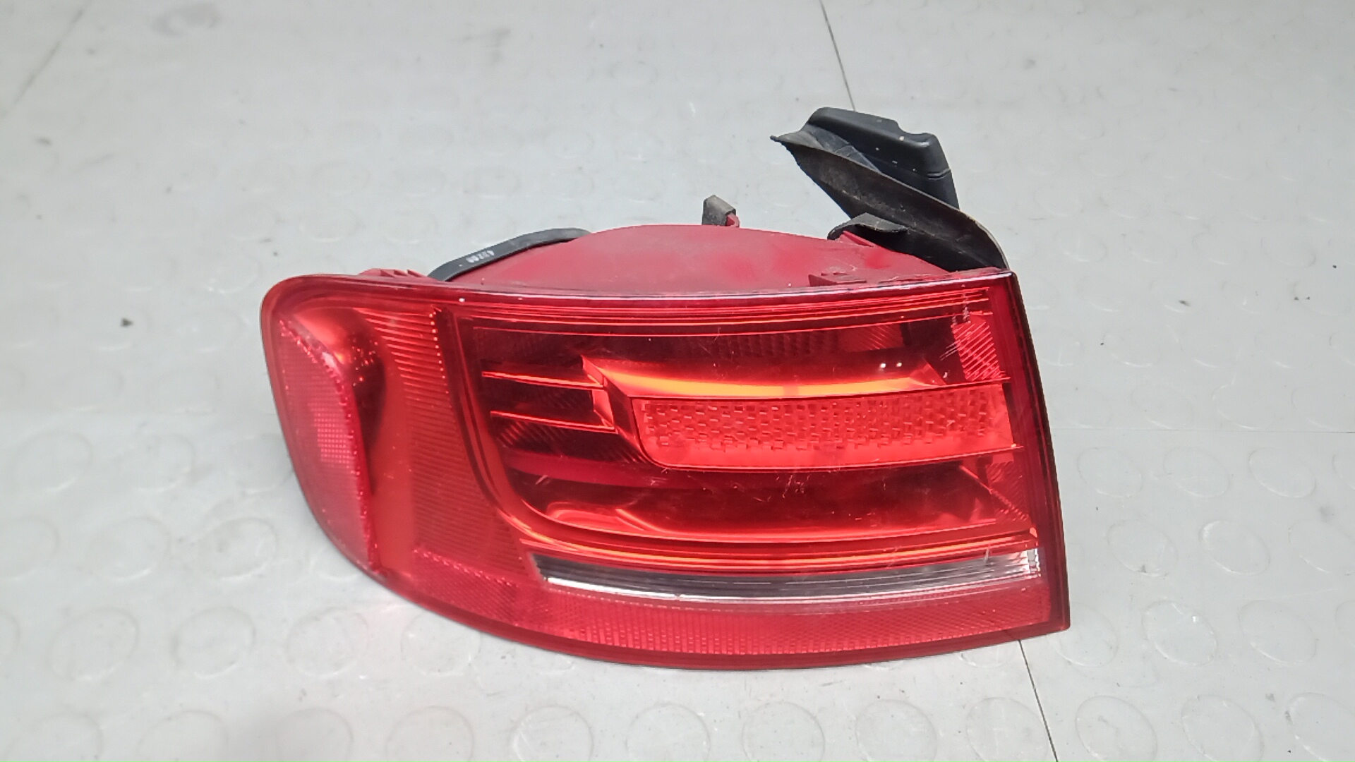 Фонарь задний левый Audi A4 B8