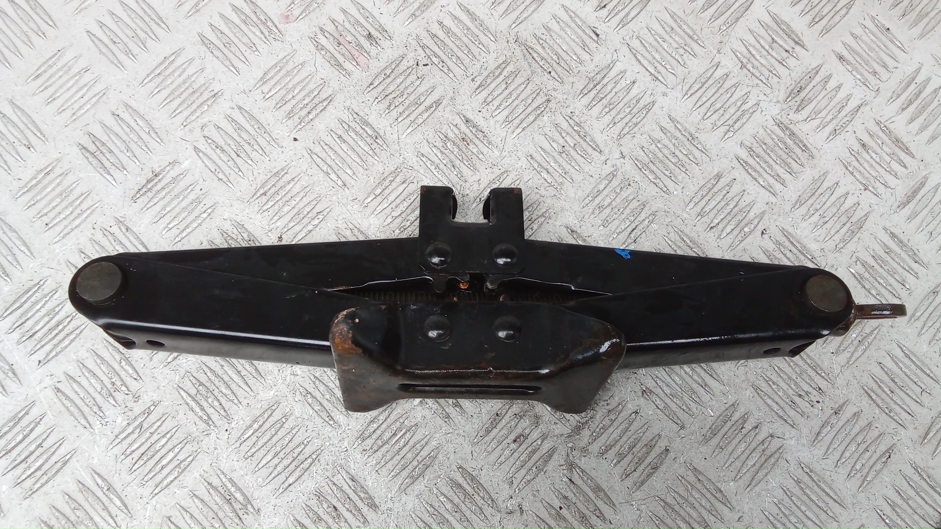 Домкрат Toyota Auris E150