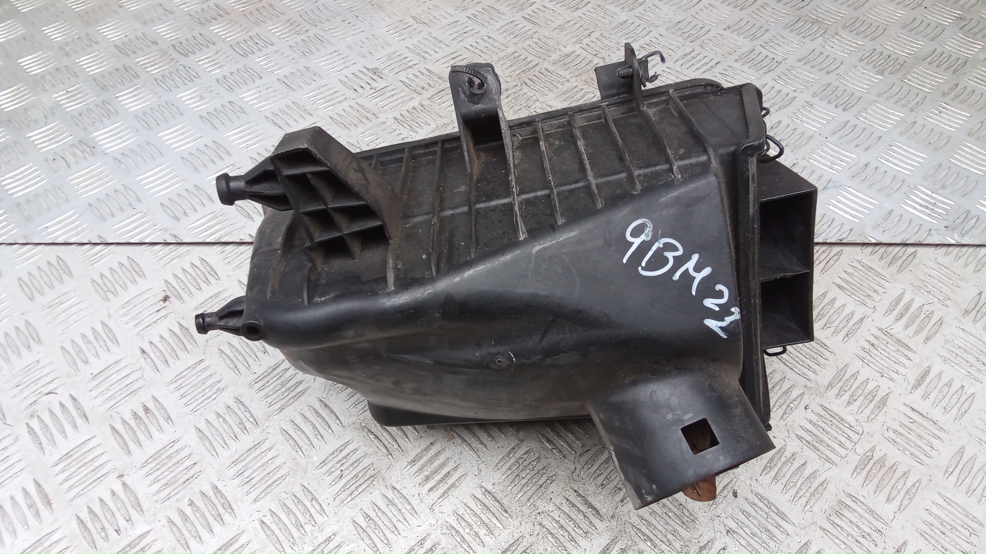 Корпус воздушного фильтра Nissan Qashqai J10 +2