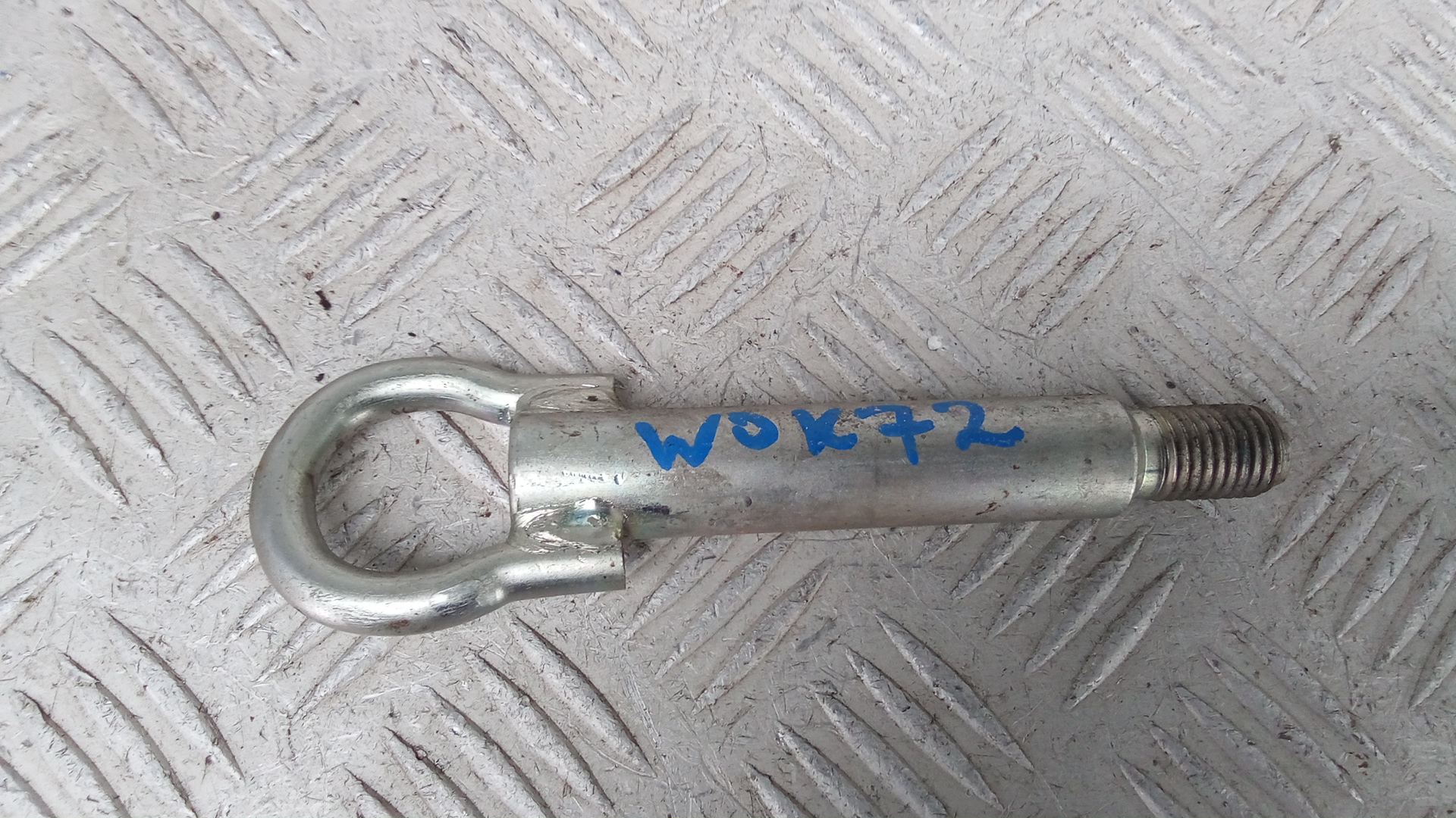 Крюк буксировочный Mazda 3 1