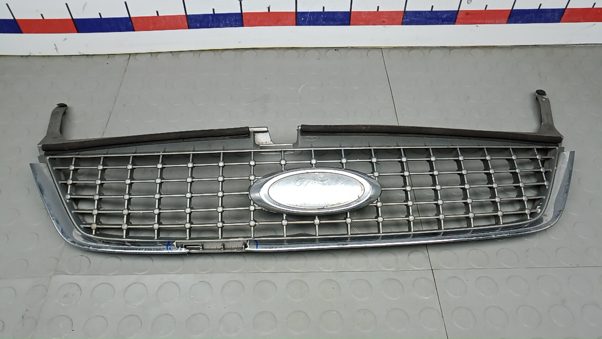 Решетка радиатора Ford Mondeo 4